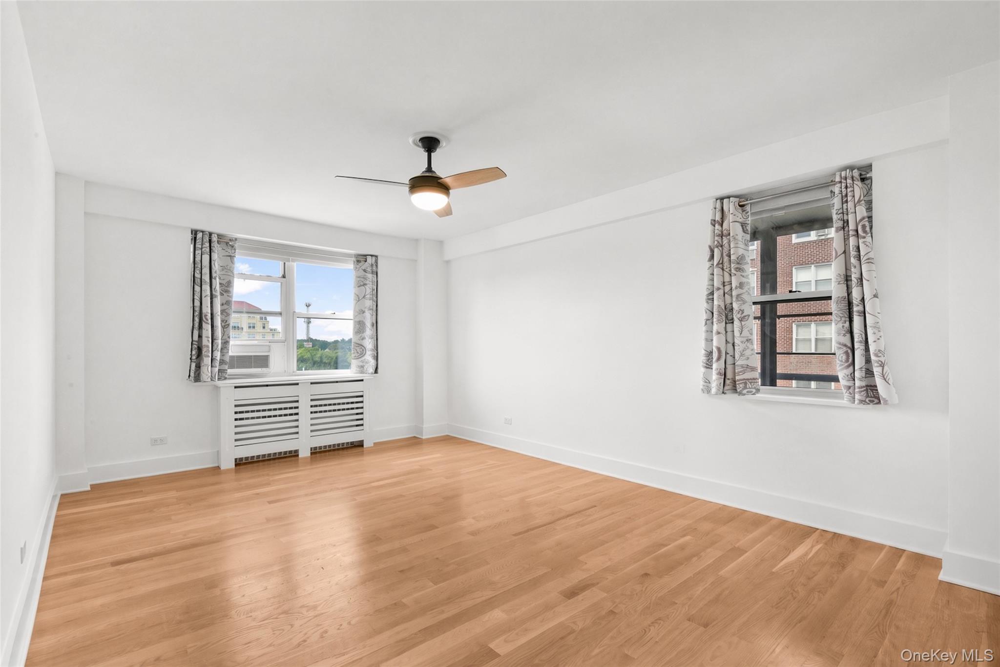 2 Washington Square, Unit 3E photo 15
