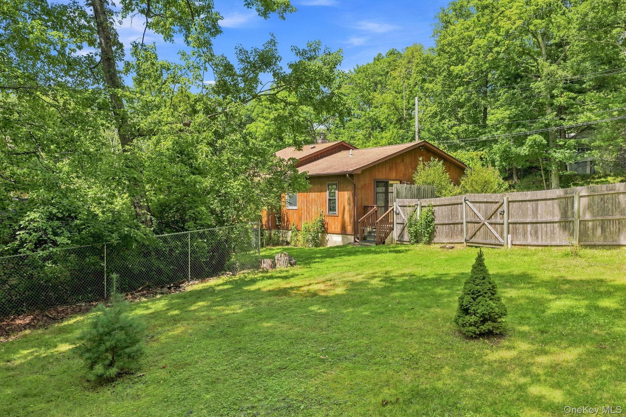 49 Maple Trail – For Sale photo 36