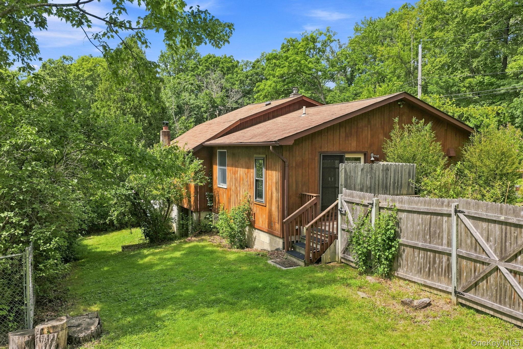 49 Maple Trail – For Sale photo 34