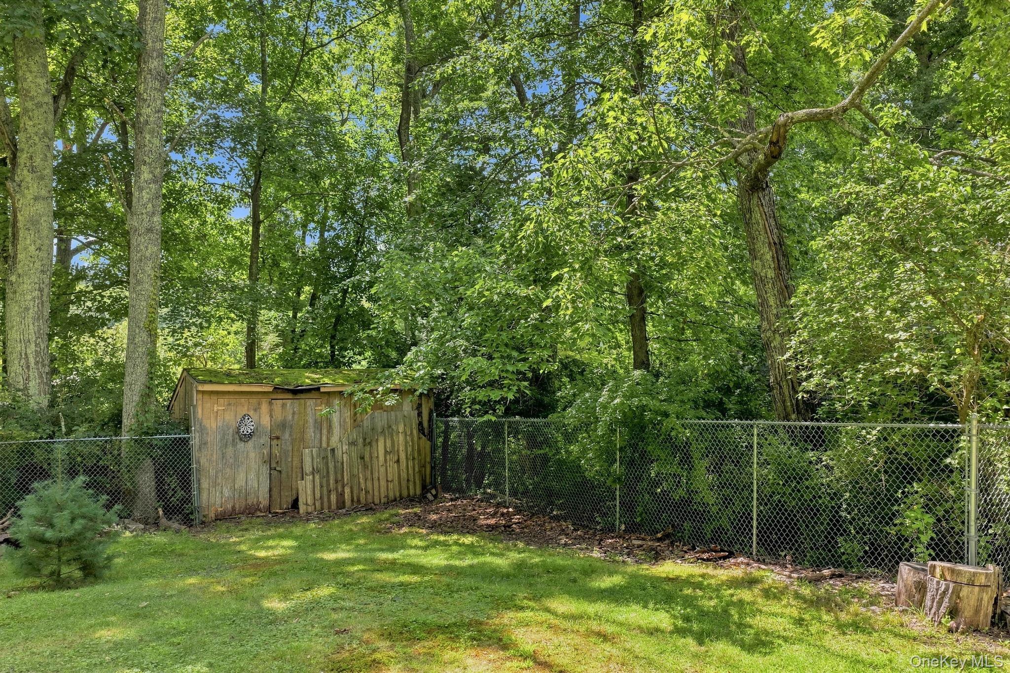 49 Maple Trail – For Sale photo 40