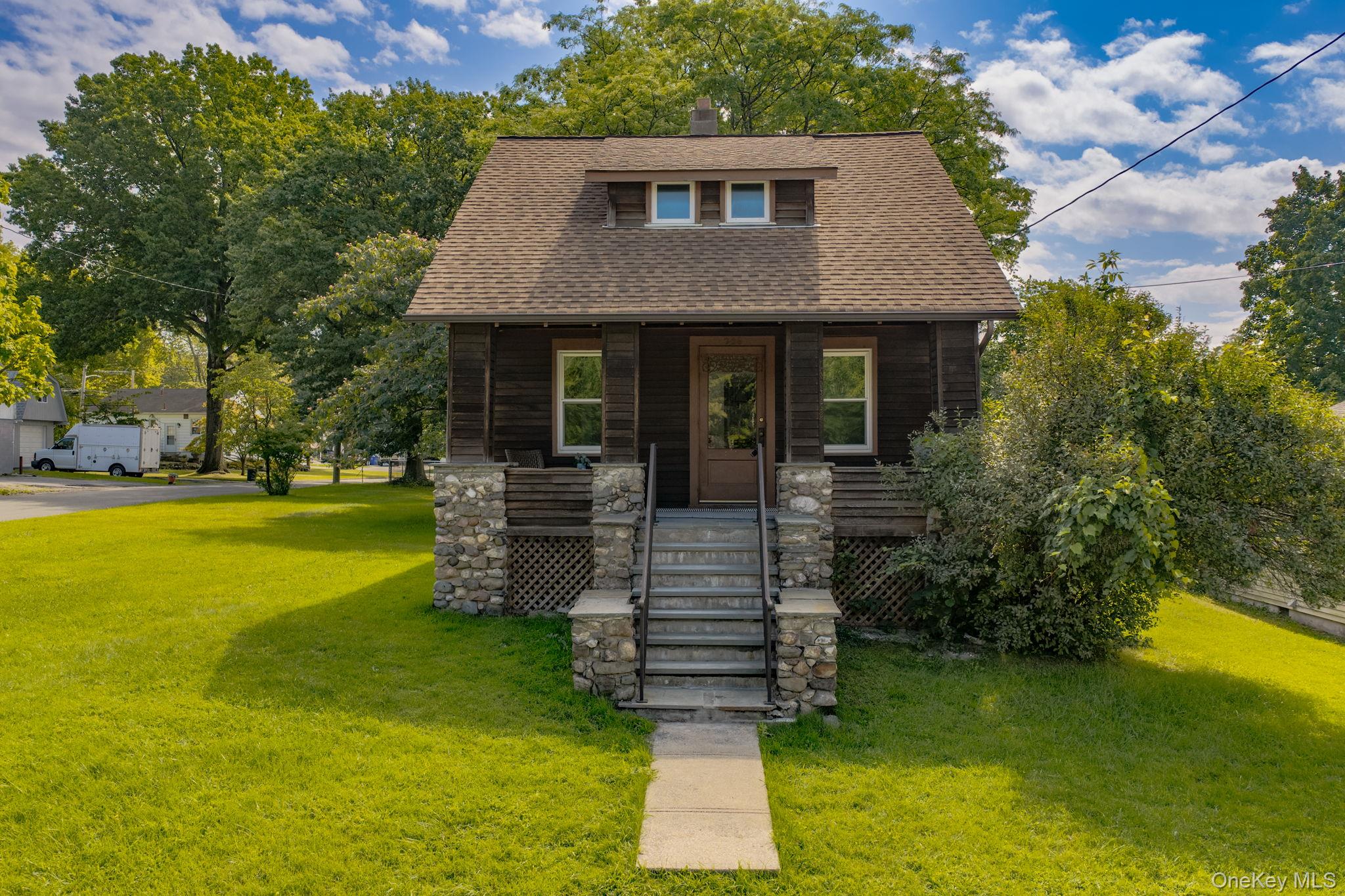 256 Cottage Street – For Sale photo 3