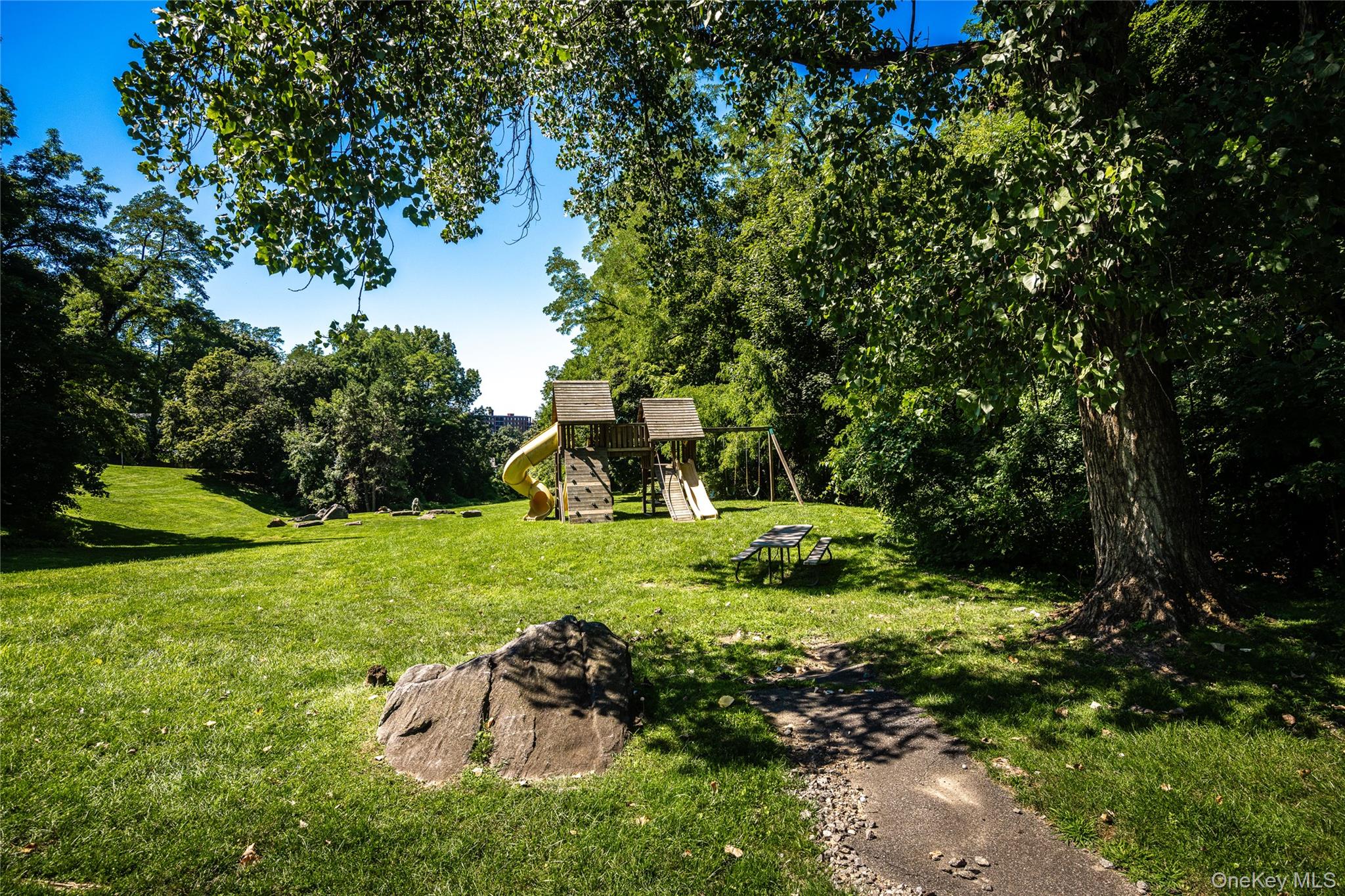 17 Davids Lane – For Sale photo 16