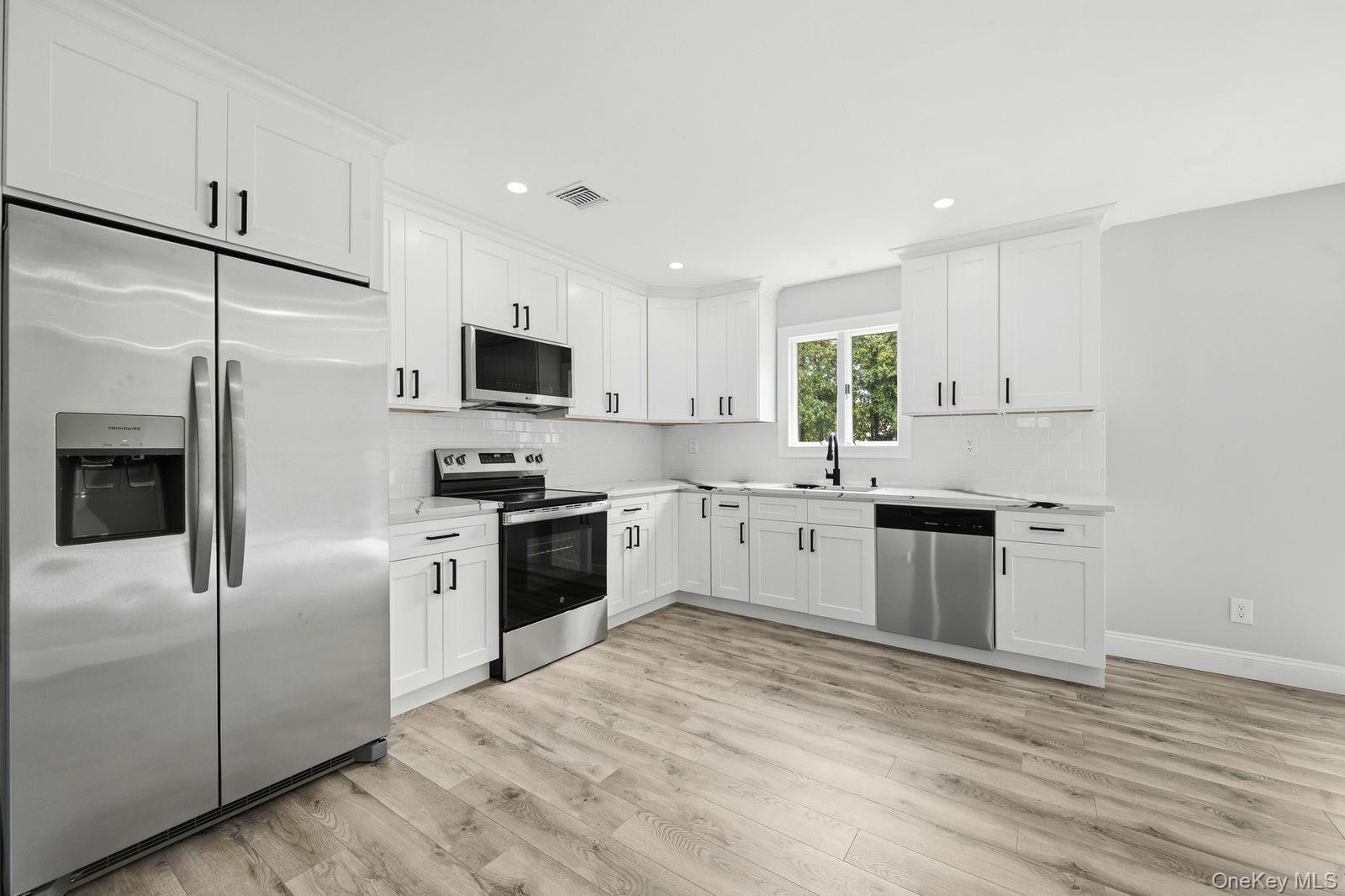 16 Adobe Drive – For Sale photo 7