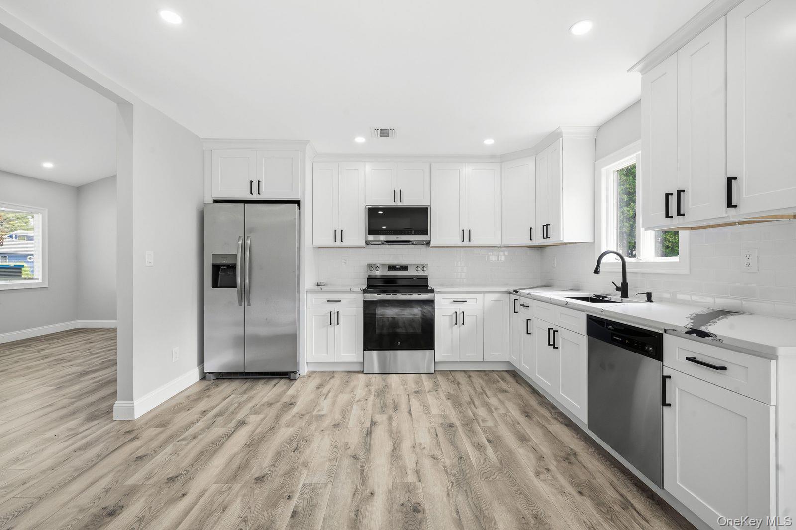 16 Adobe Drive – For Sale photo 6