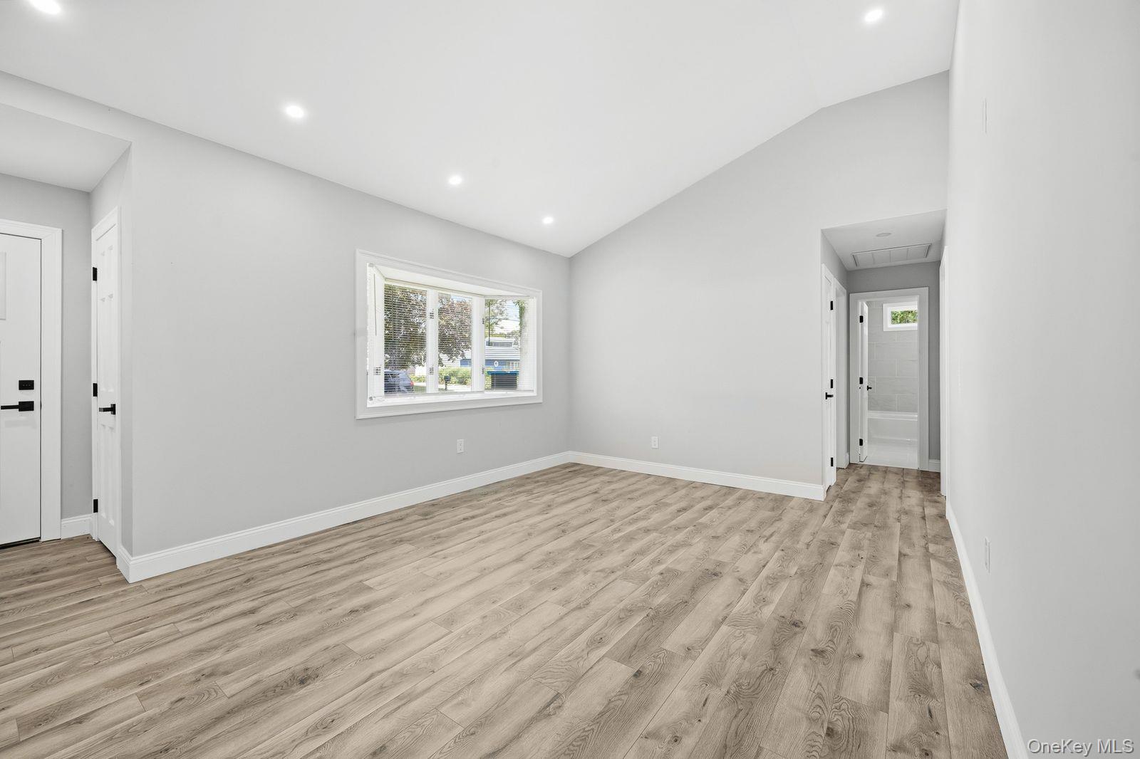 16 Adobe Drive – For Sale photo 9