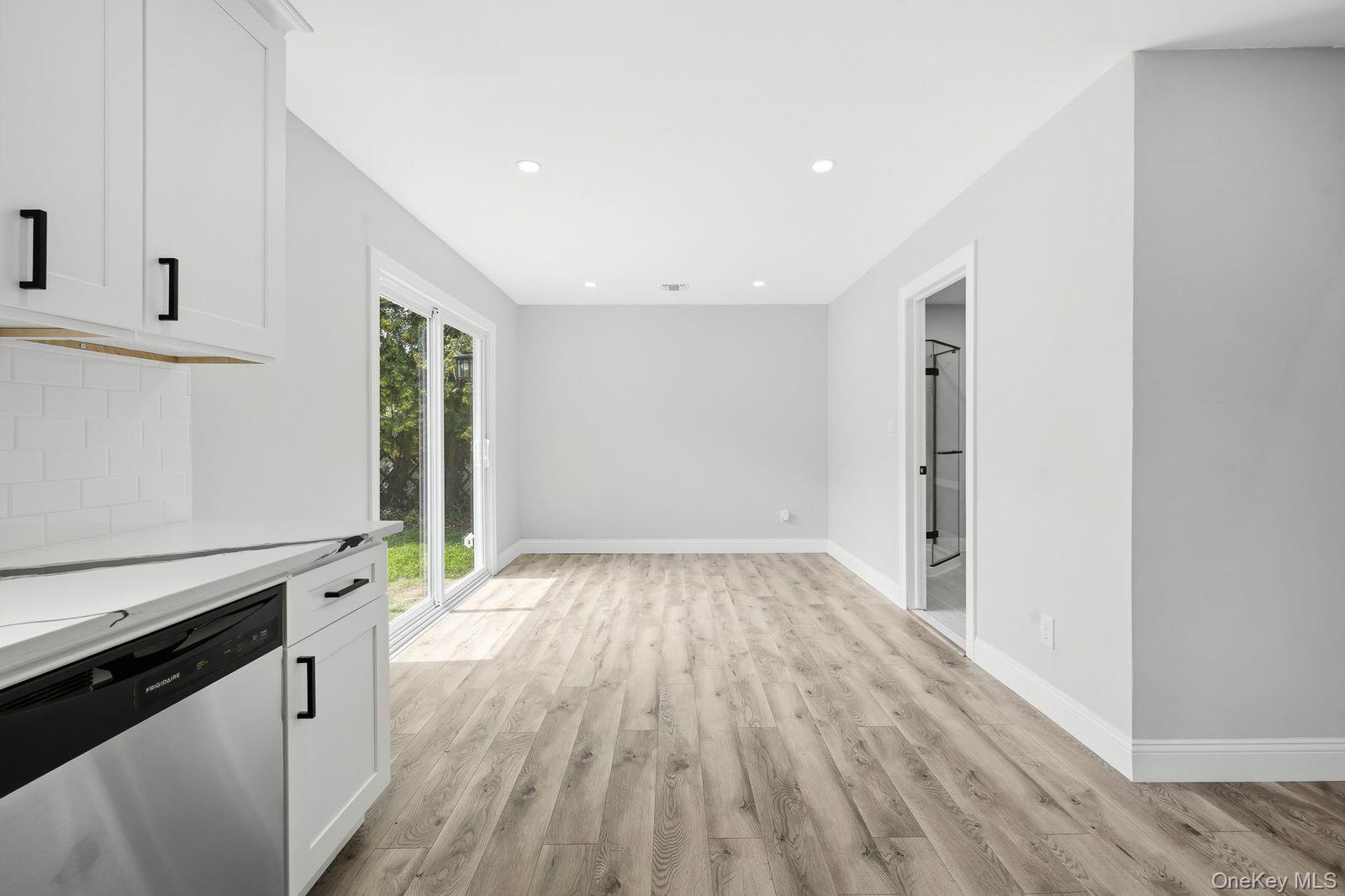 16 Adobe Drive – For Sale photo 8