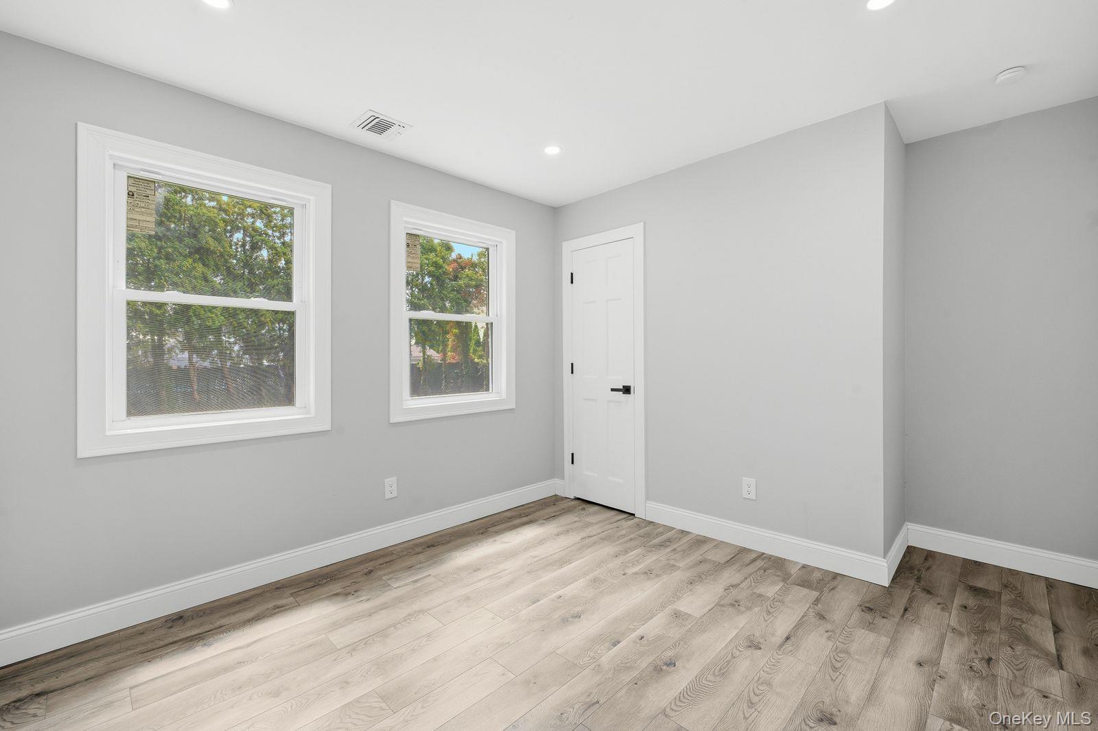 16 Adobe Drive – For Sale photo 13