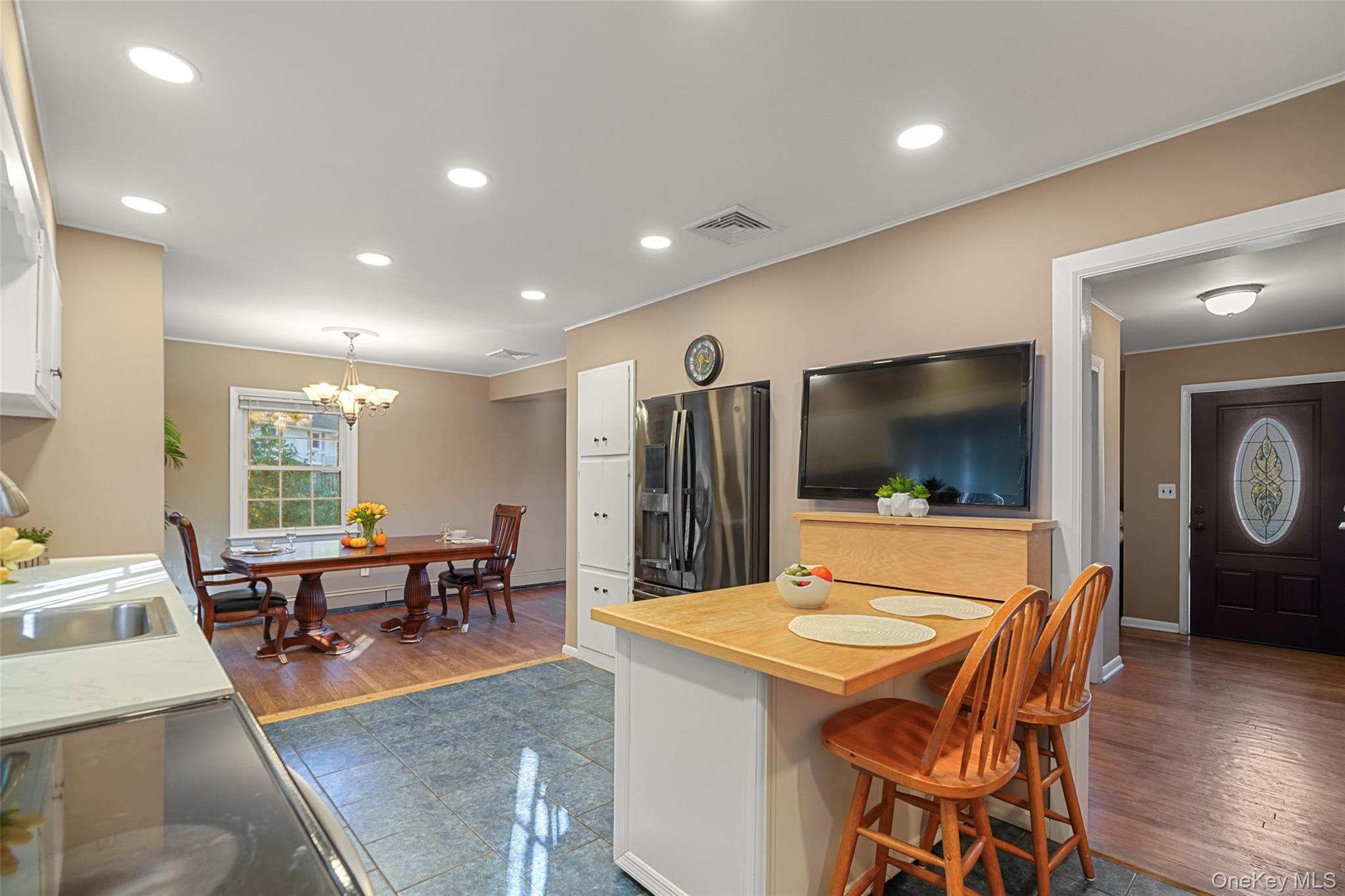 39 Gilbert Lane – For Sale photo 4