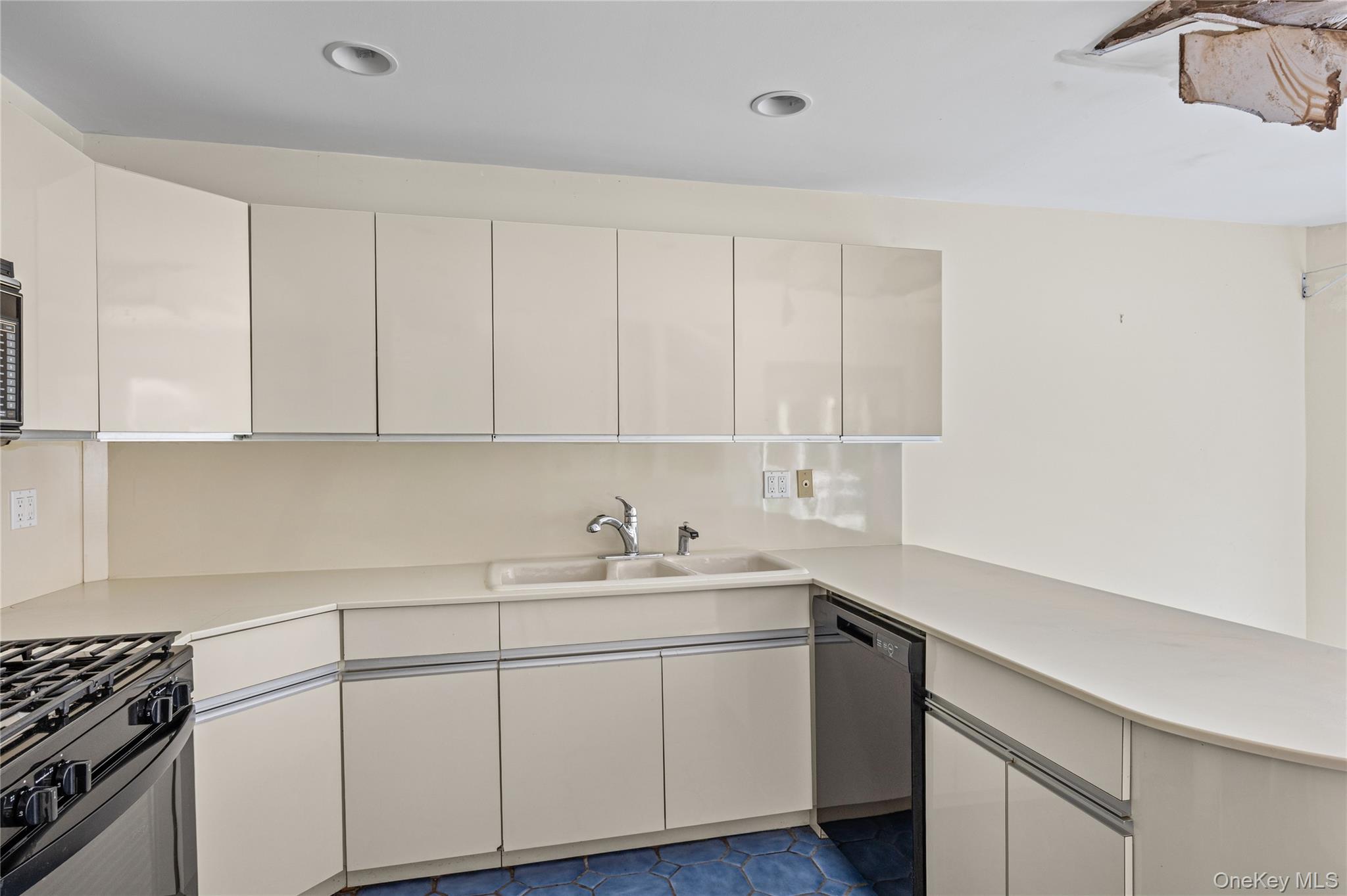 23 The Registry – For Sale photo 16