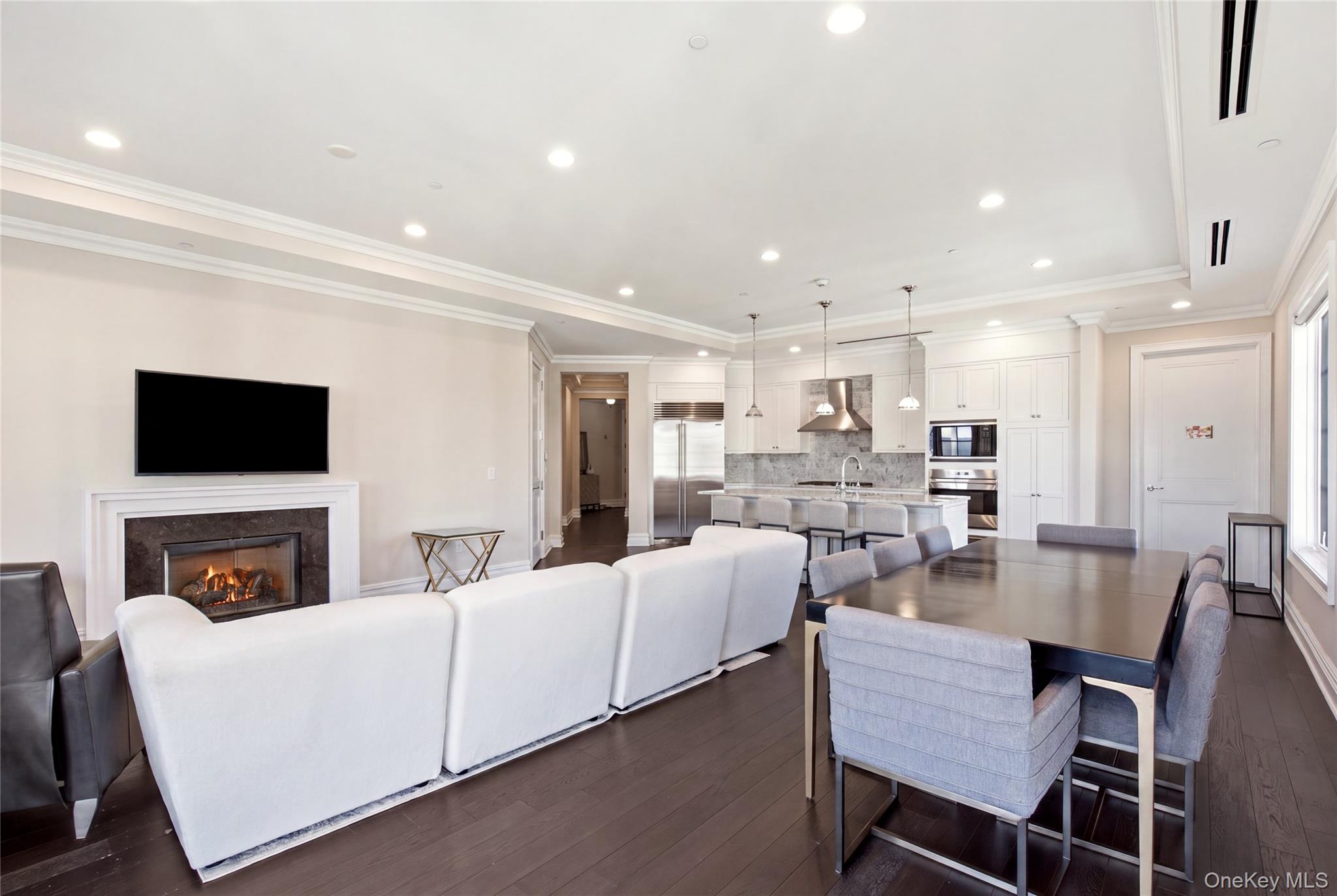 3000 Royal Court, Unit 3206 photo 8