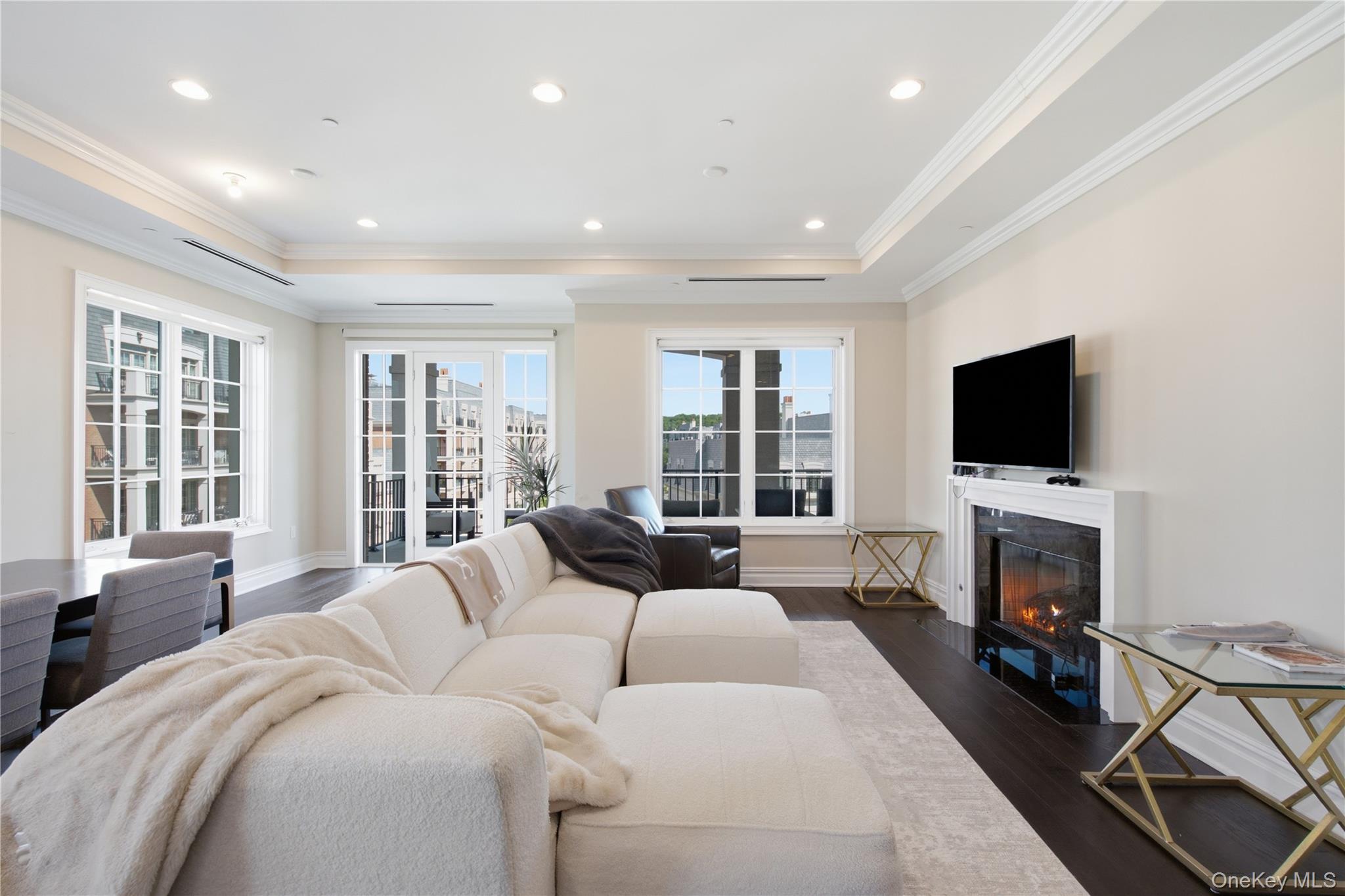 3000 Royal Court, Unit 3206 photo 4