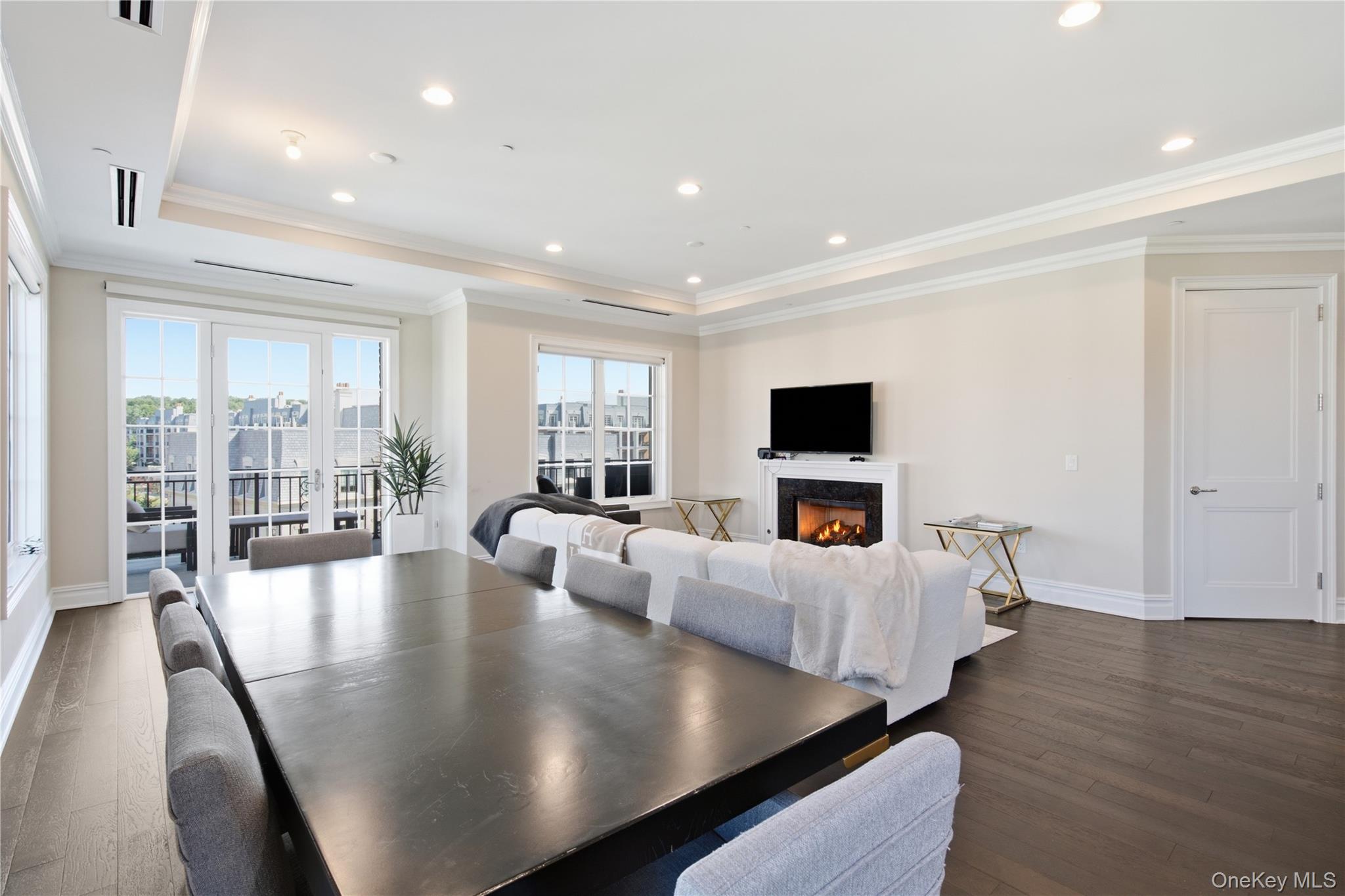 3000 Royal Court, Unit 3206 photo 6