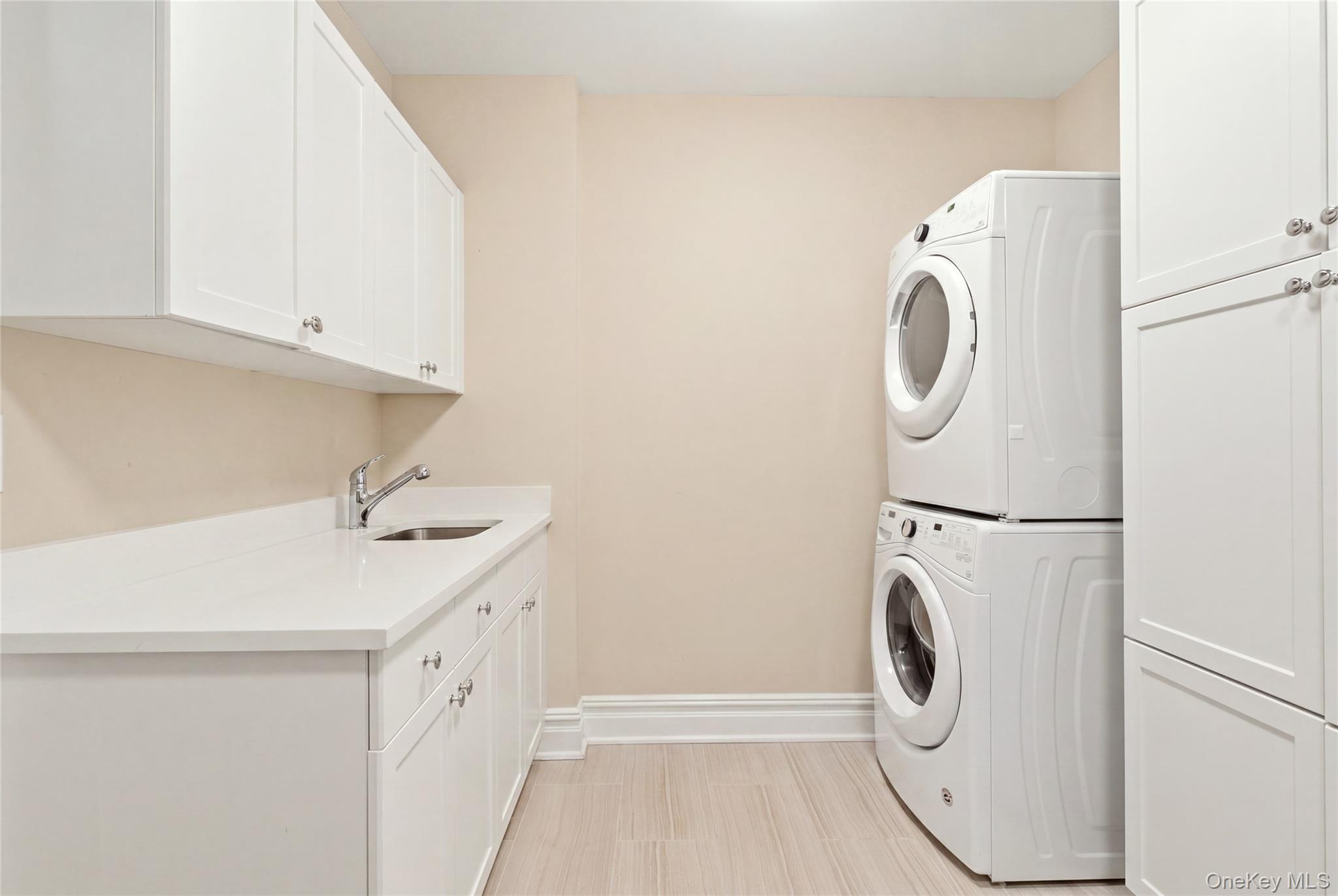 3000 Royal Court, Unit 3206 photo 25