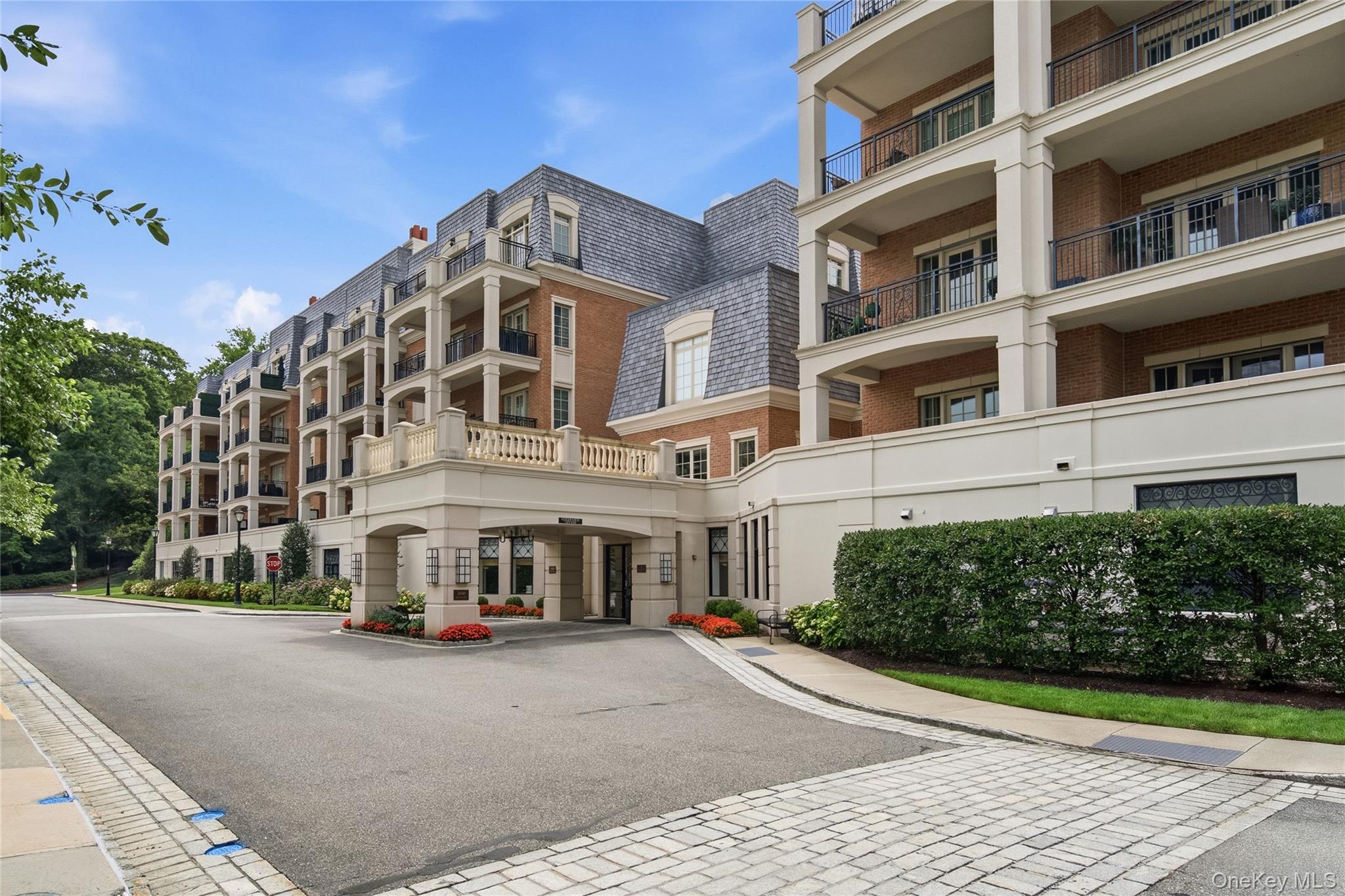 3000 Royal Court, Unit 3206 photo 2