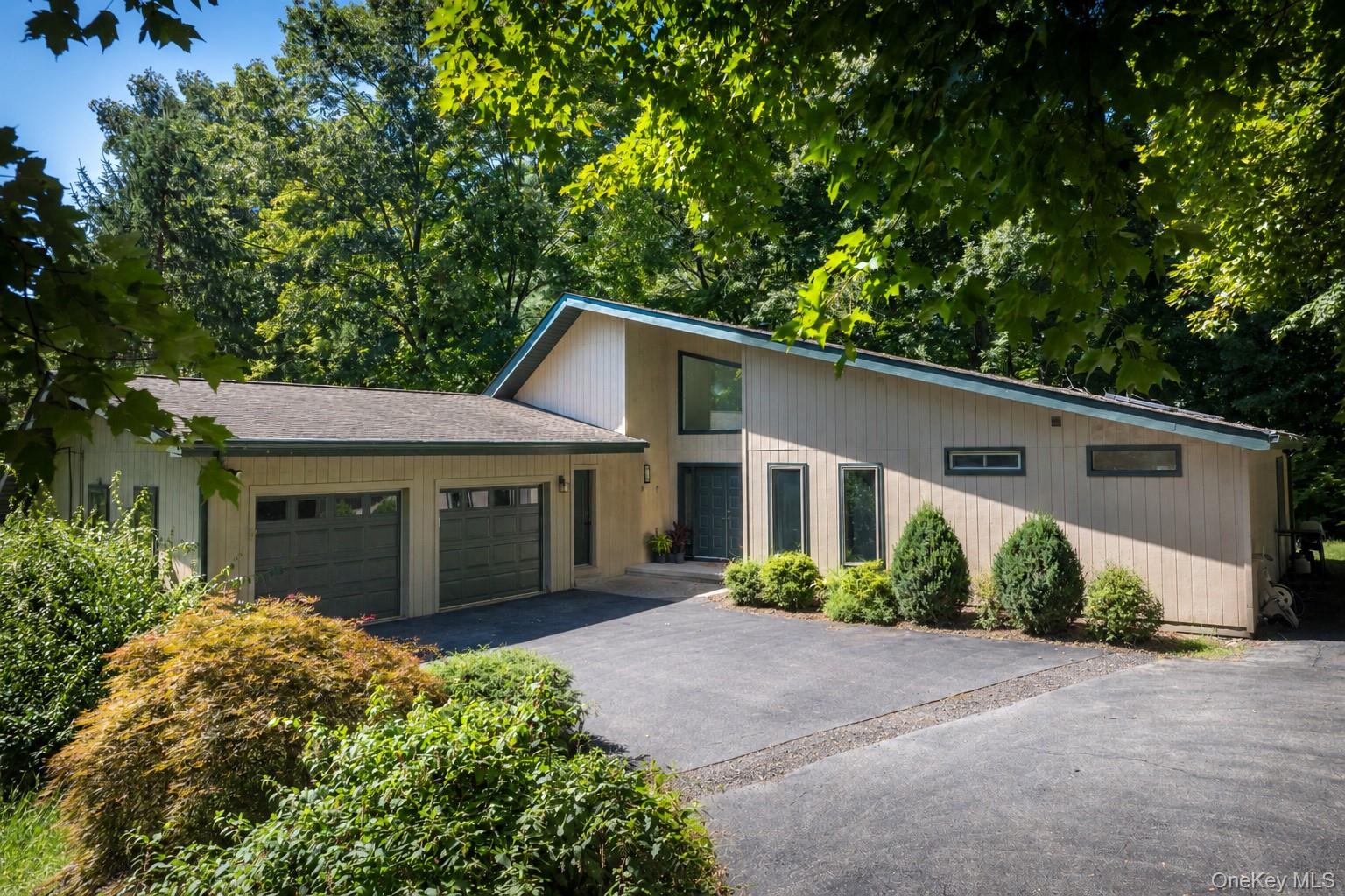 14 Luty Drive – For Sale