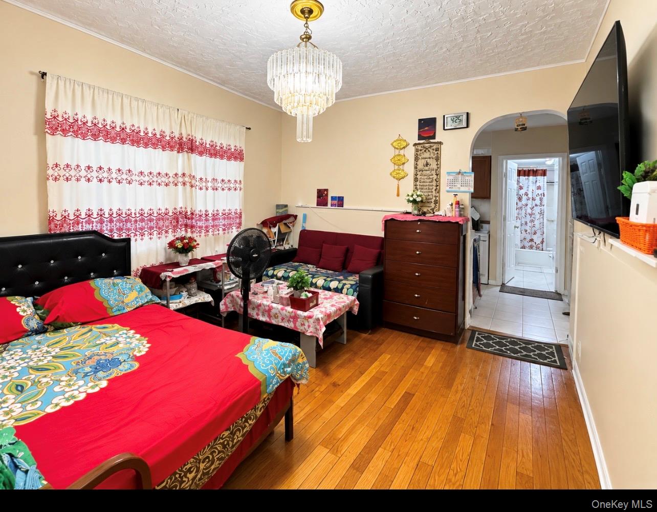 188-42 Woodhull Avenue – For Sale photo 5