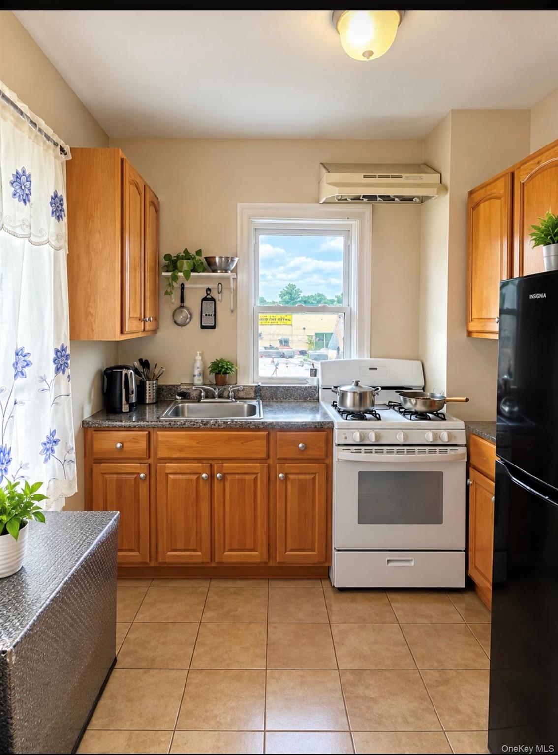 188-42 Woodhull Avenue – For Sale photo 6