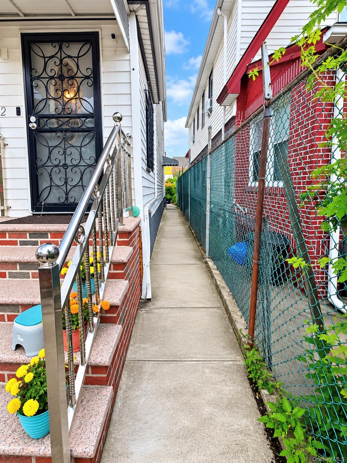 188-42 Woodhull Avenue – For Sale photo 2