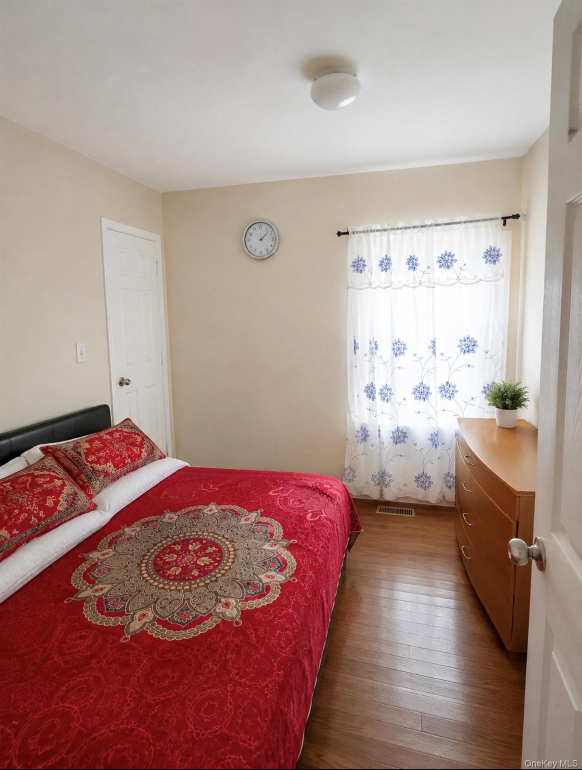 188-42 Woodhull Avenue – For Sale photo 14