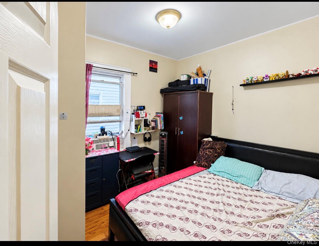 188-42 Woodhull Avenue – For Sale photo 3