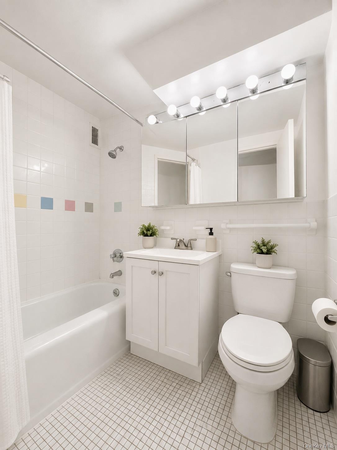 333 E 46th Street, Unit 10E photo 6