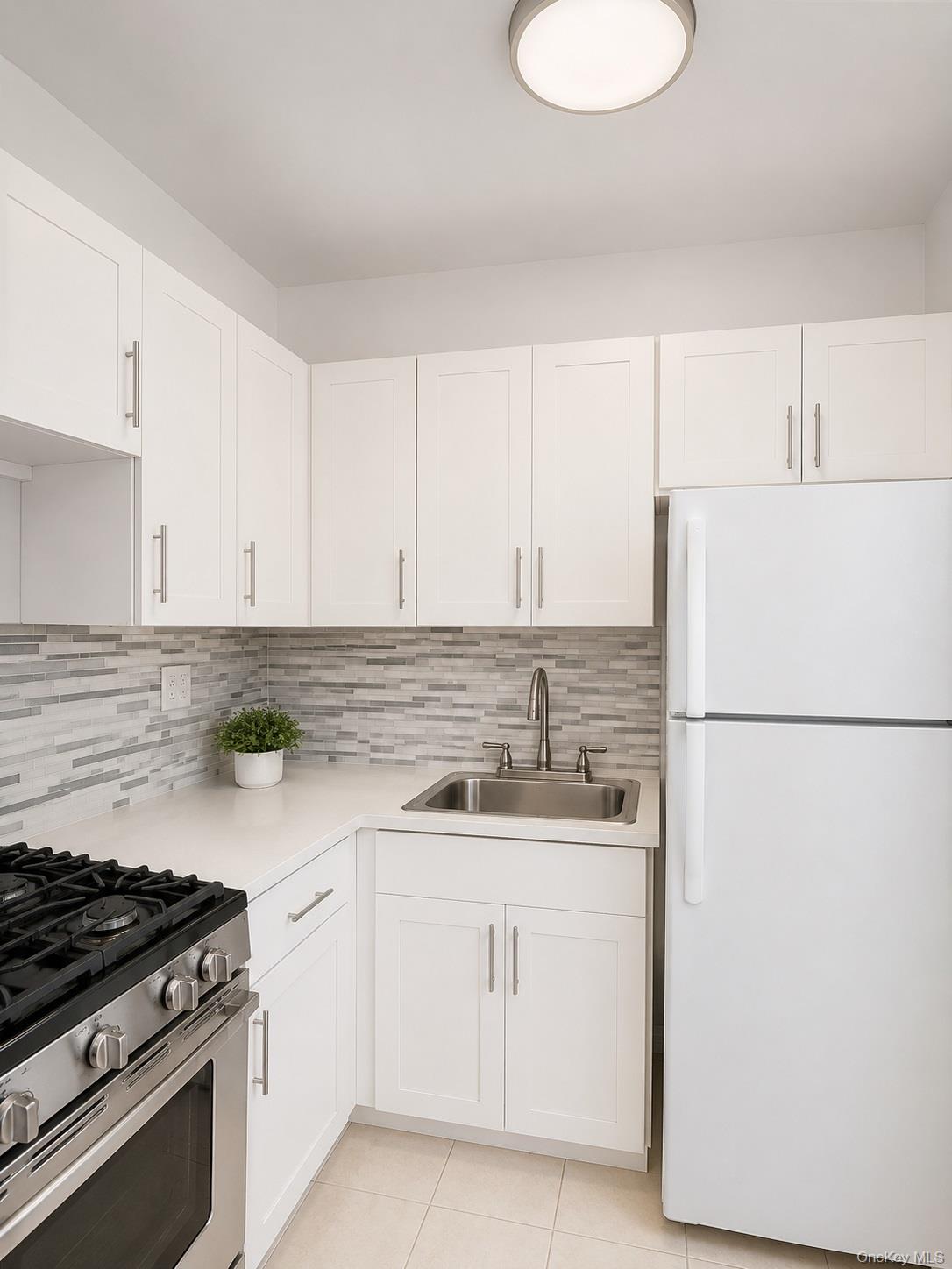 333 E 46th Street, Unit 10E photo 4