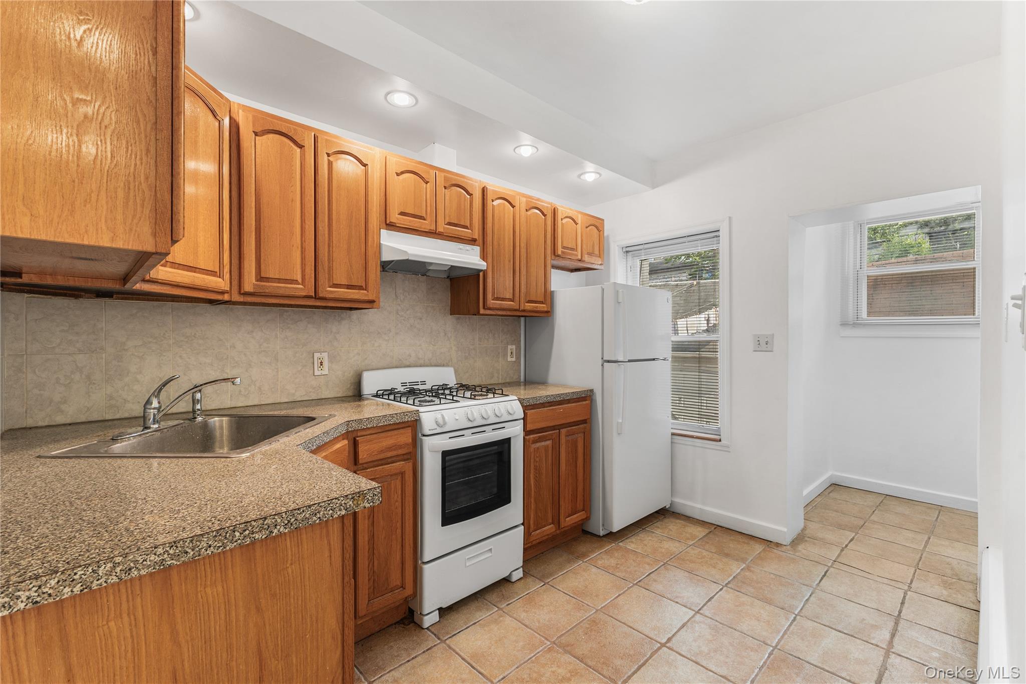 161-26 84th Rd, Unit 1 photo 9