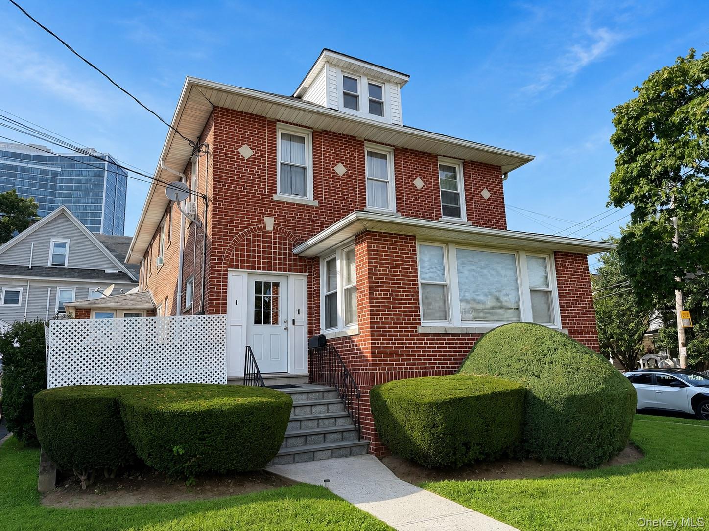 1 Davis Avenue – For Sale