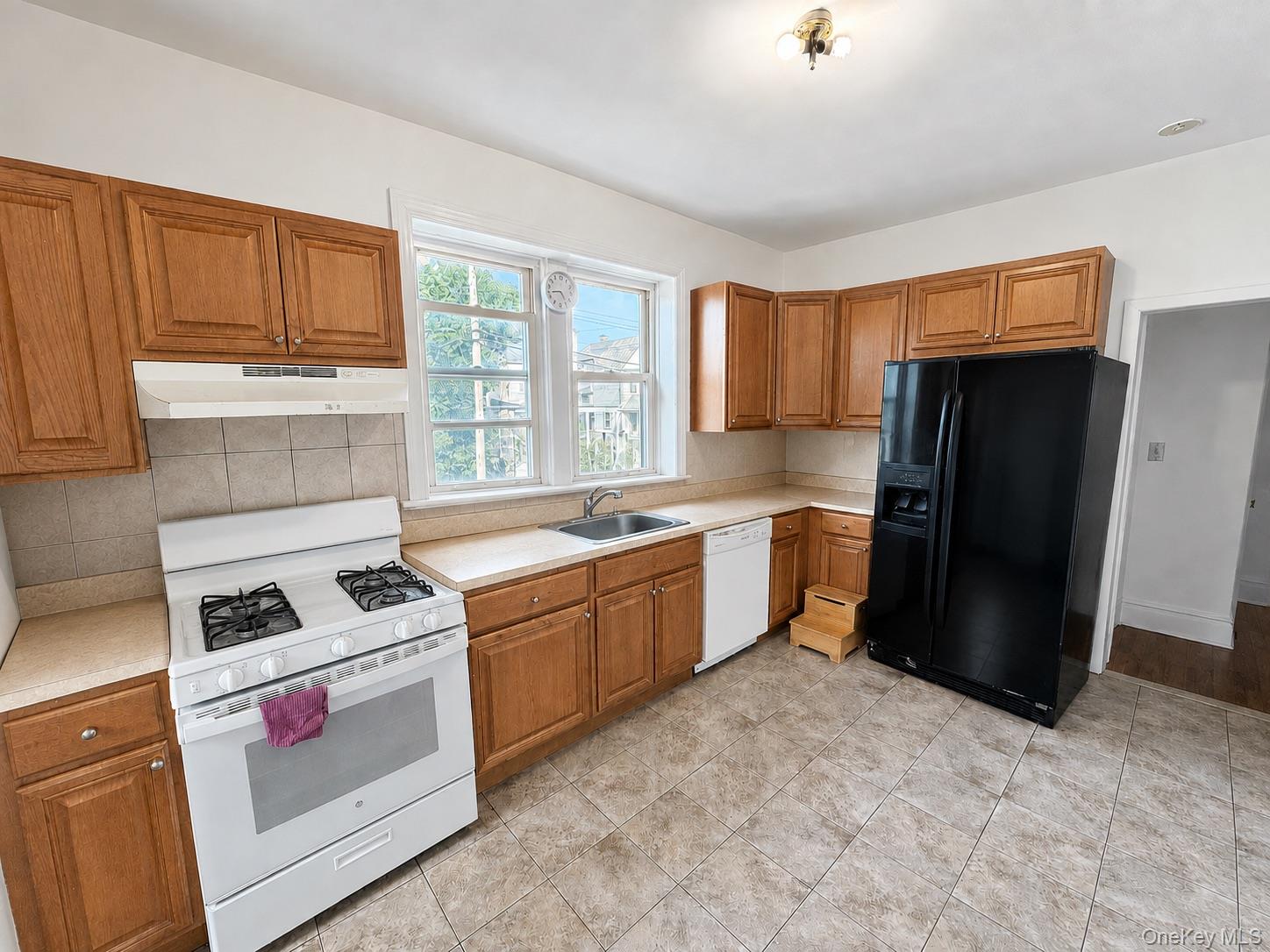 1 Davis Avenue – For Sale photo 10