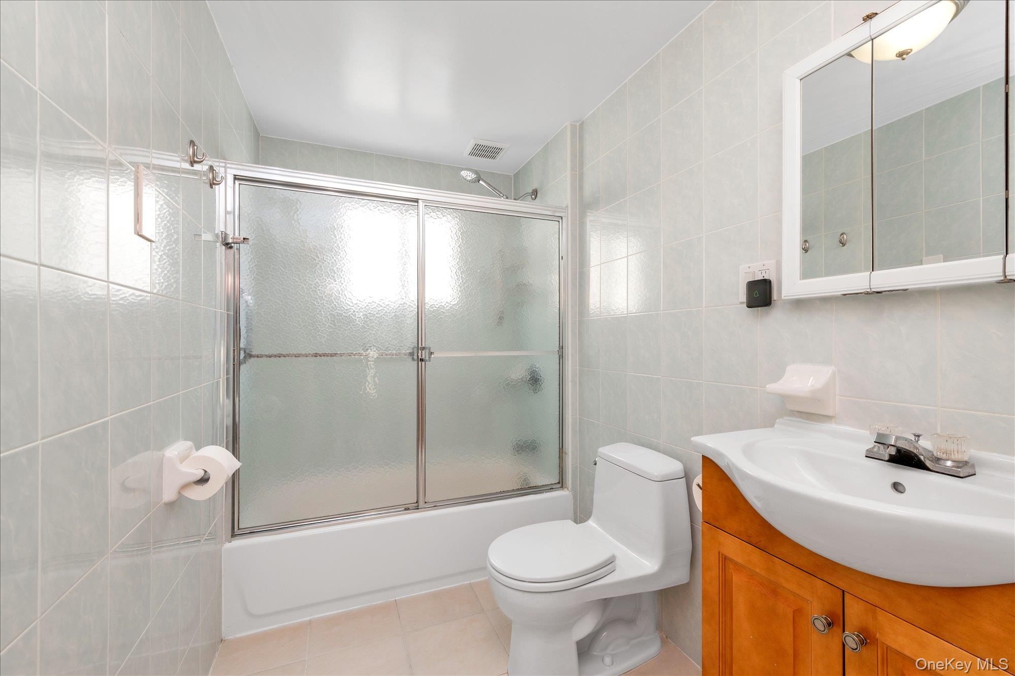 70-15 Manse Street – For Rent photo 8