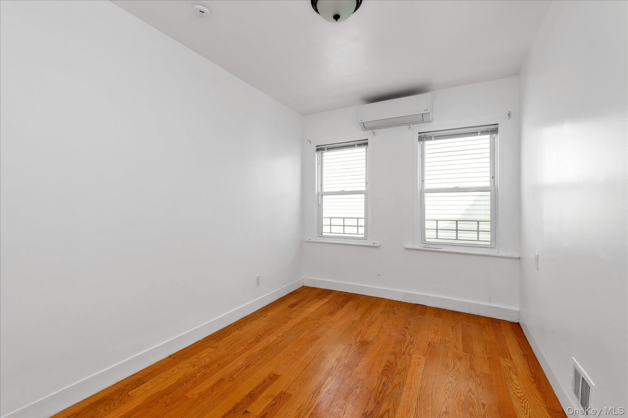 70-15 Manse Street – For Rent photo 10