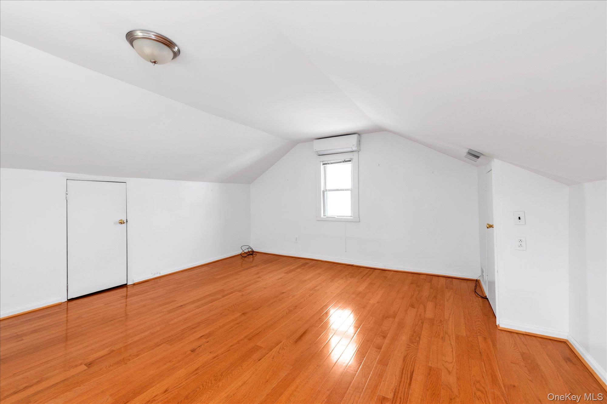 70-15 Manse Street – For Rent photo 12