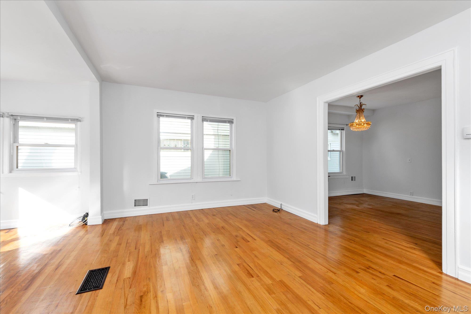 70-15 Manse Street – For Rent photo 3