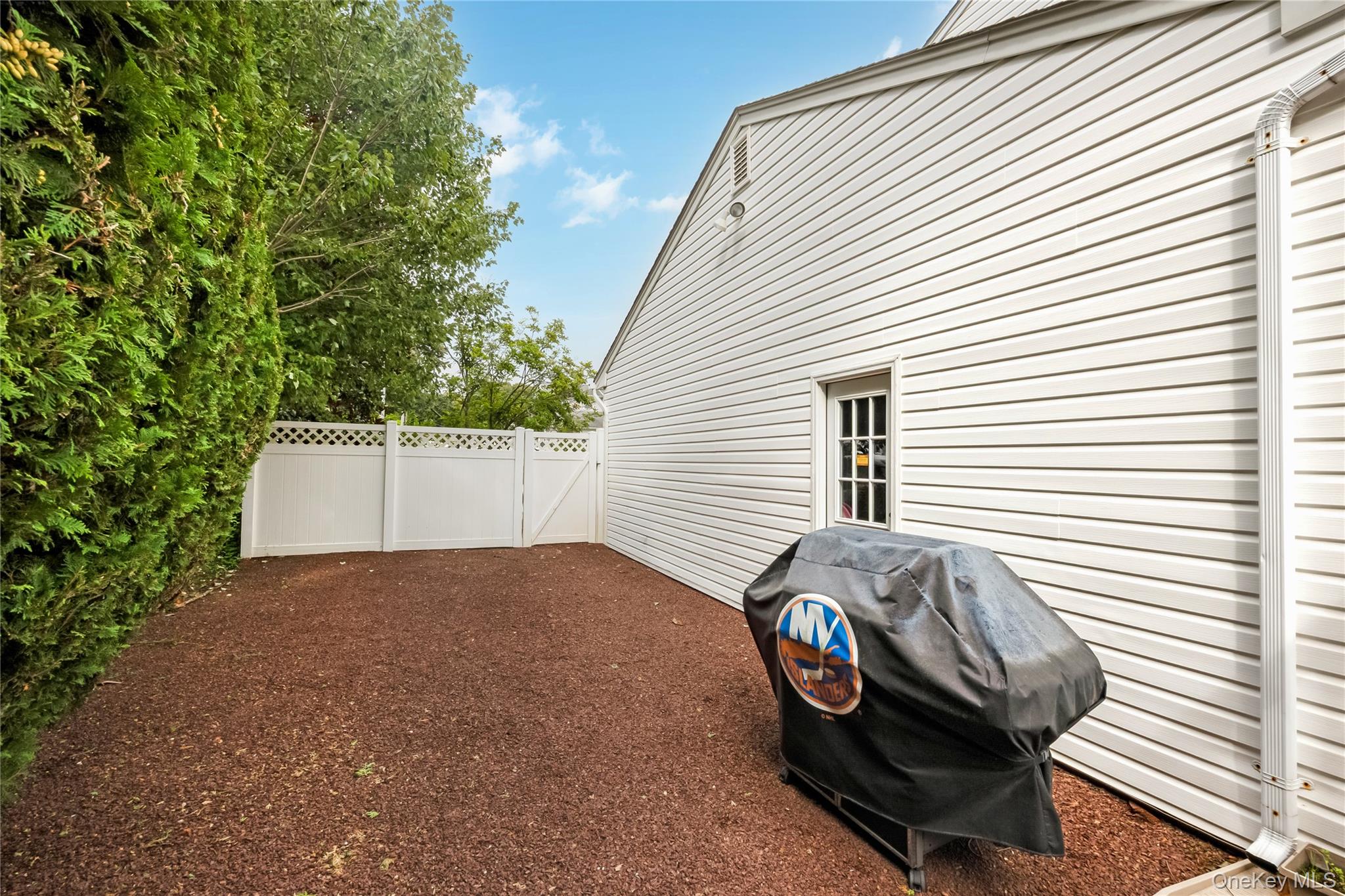 14 Arthur Street – For Sale photo 36