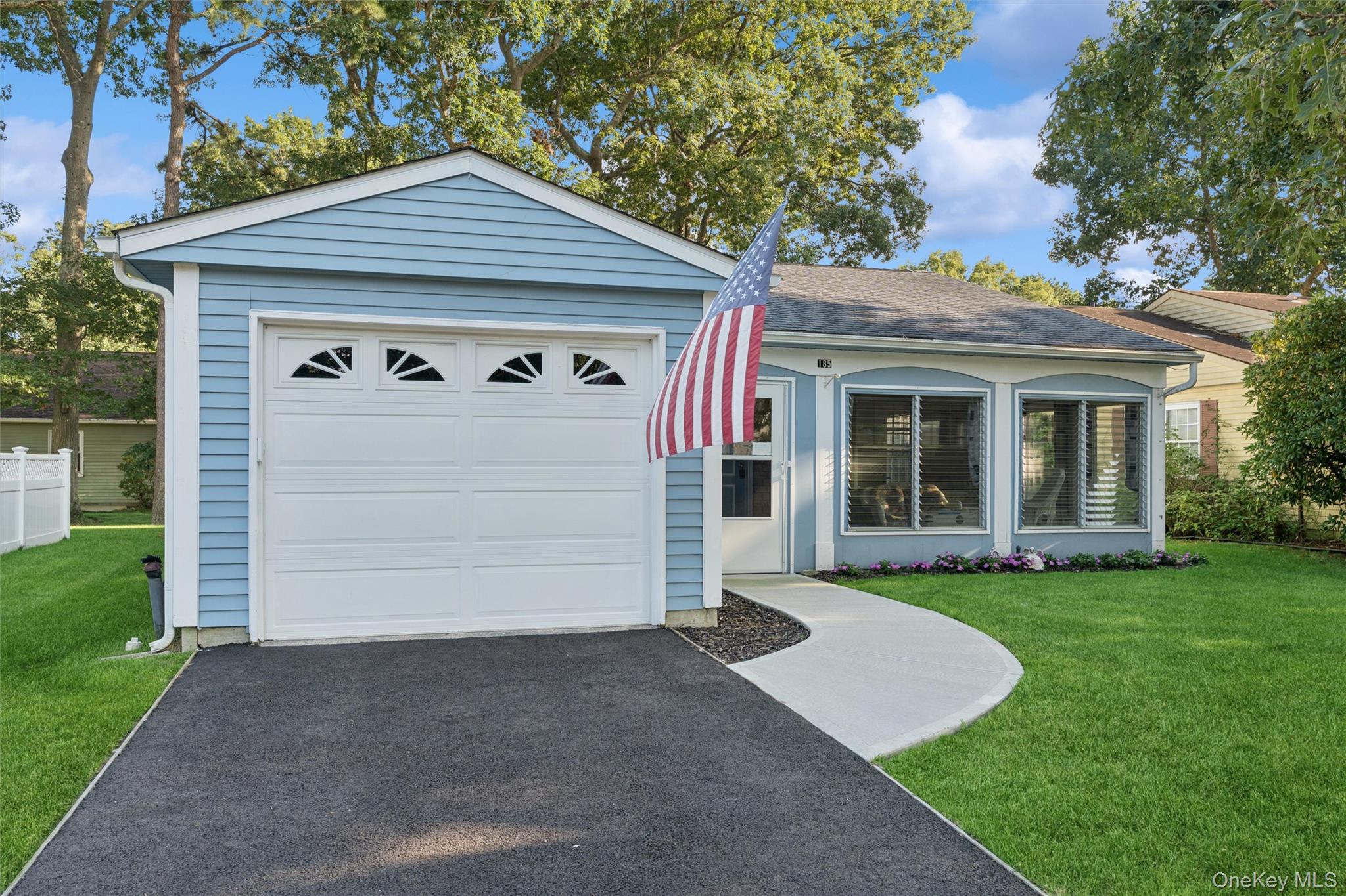 185 Kingston Drive – For Sale photo 3