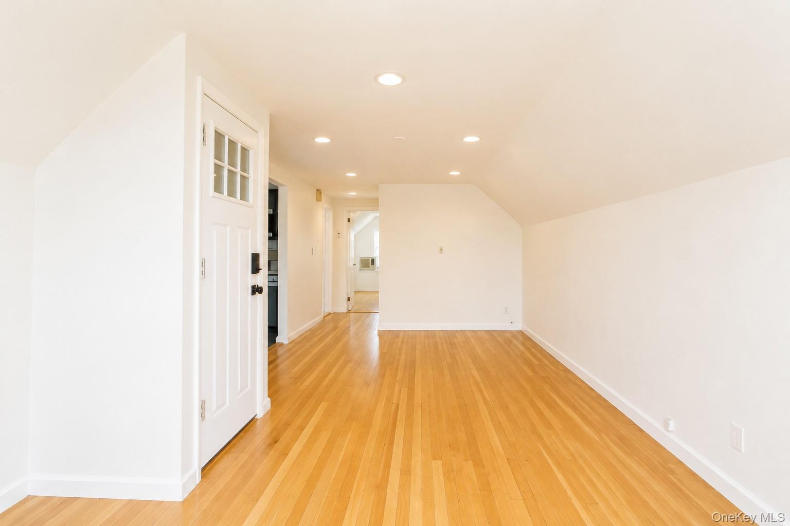 545 E Park Avenue – For Rent photo 5