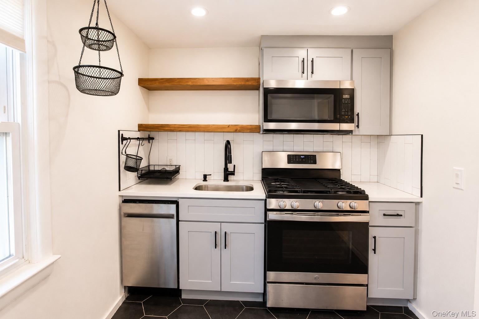 545 E Park Avenue – For Rent photo 13