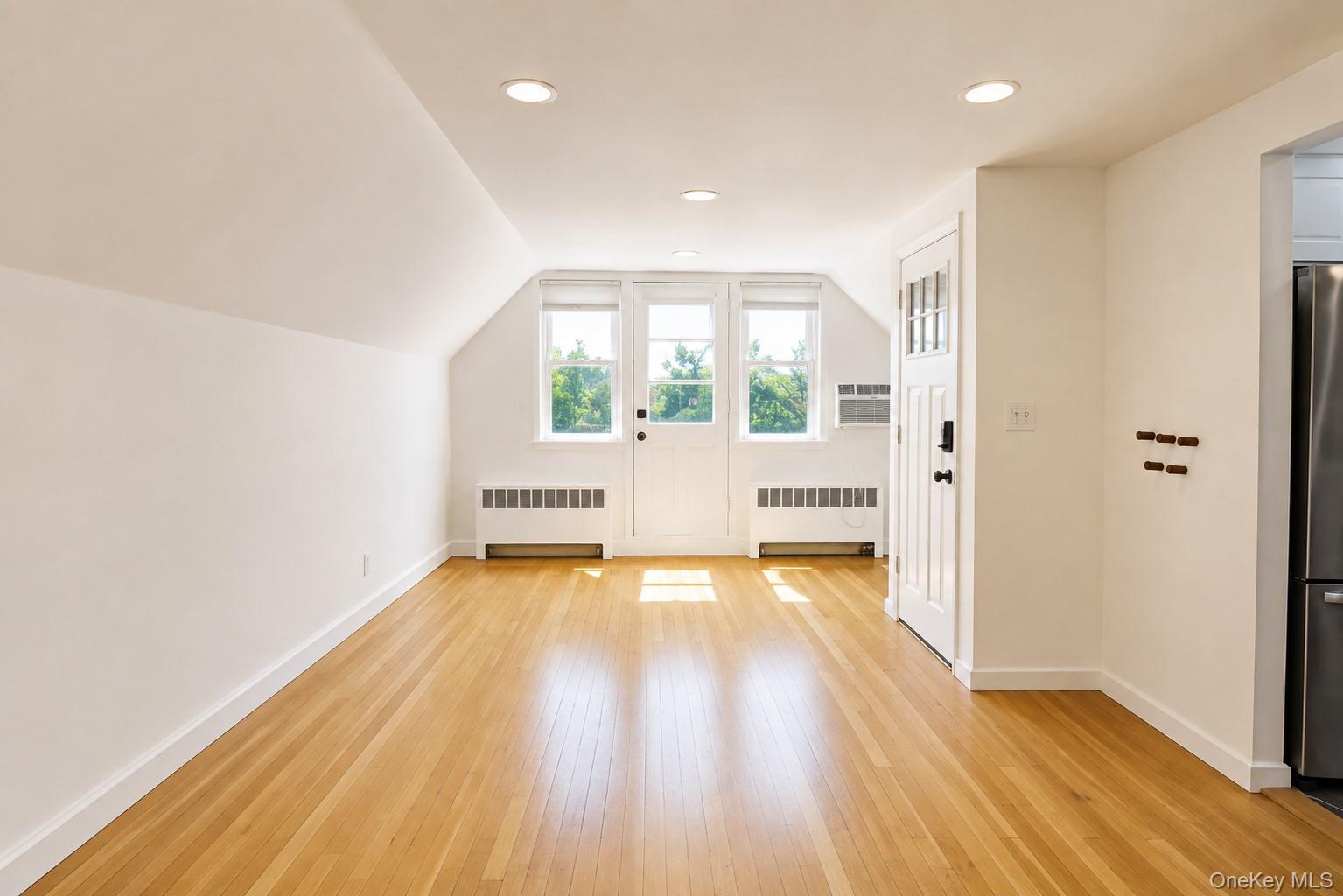 545 E Park Avenue – For Rent photo 7