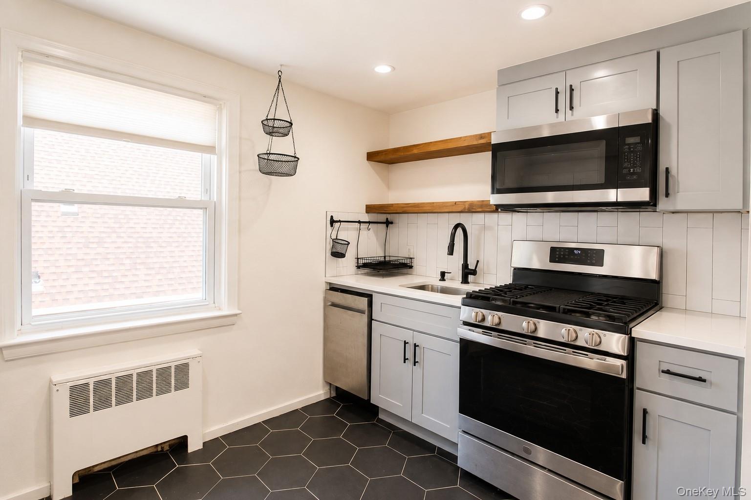 545 E Park Avenue – For Rent photo 16