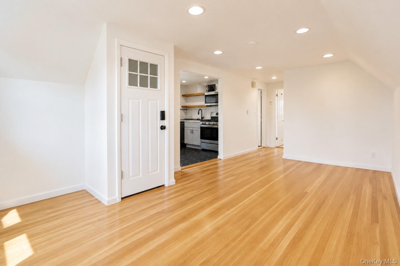 545 E Park Avenue – For Rent photo 6