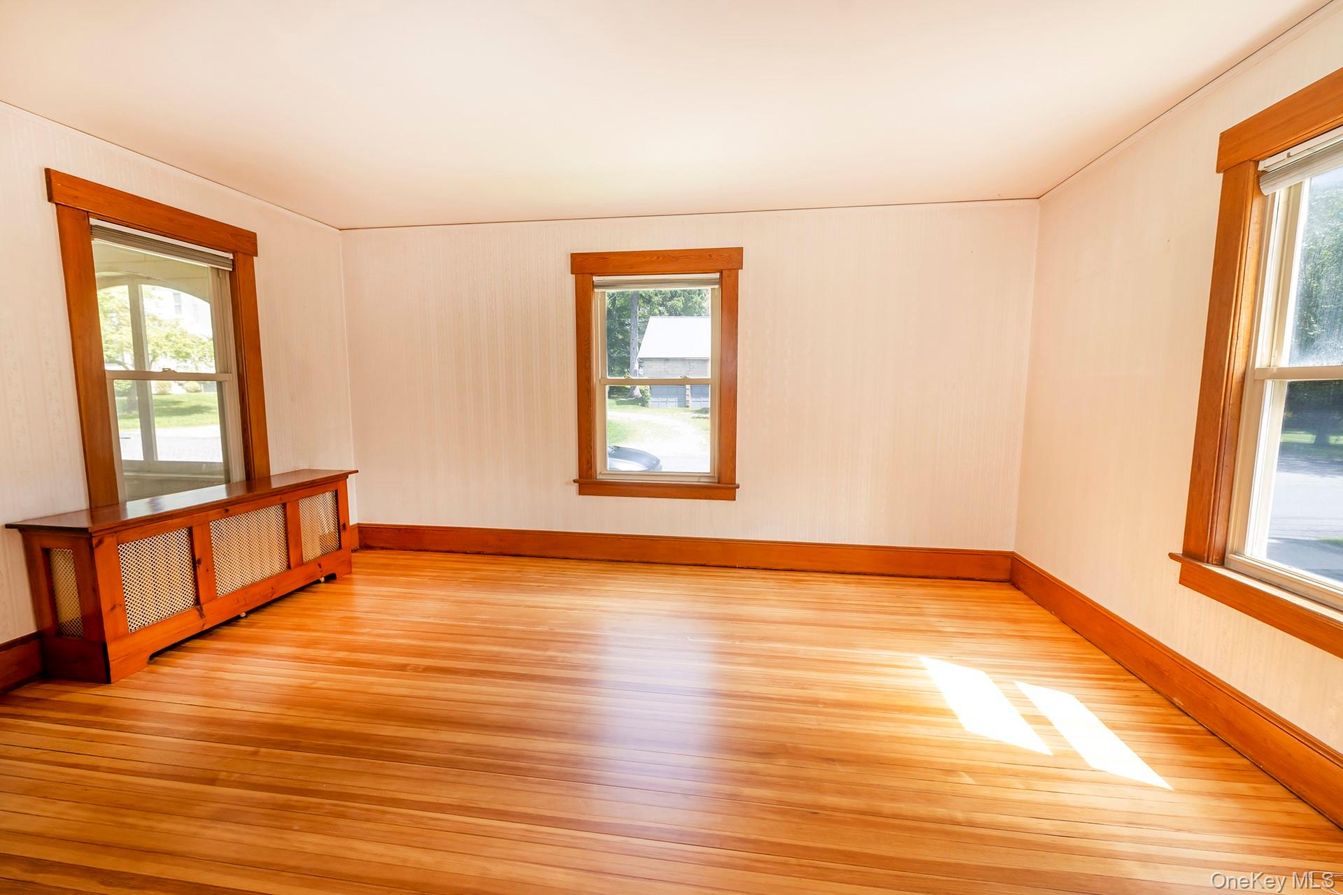 7 Maple Avenue – For Sale photo 10