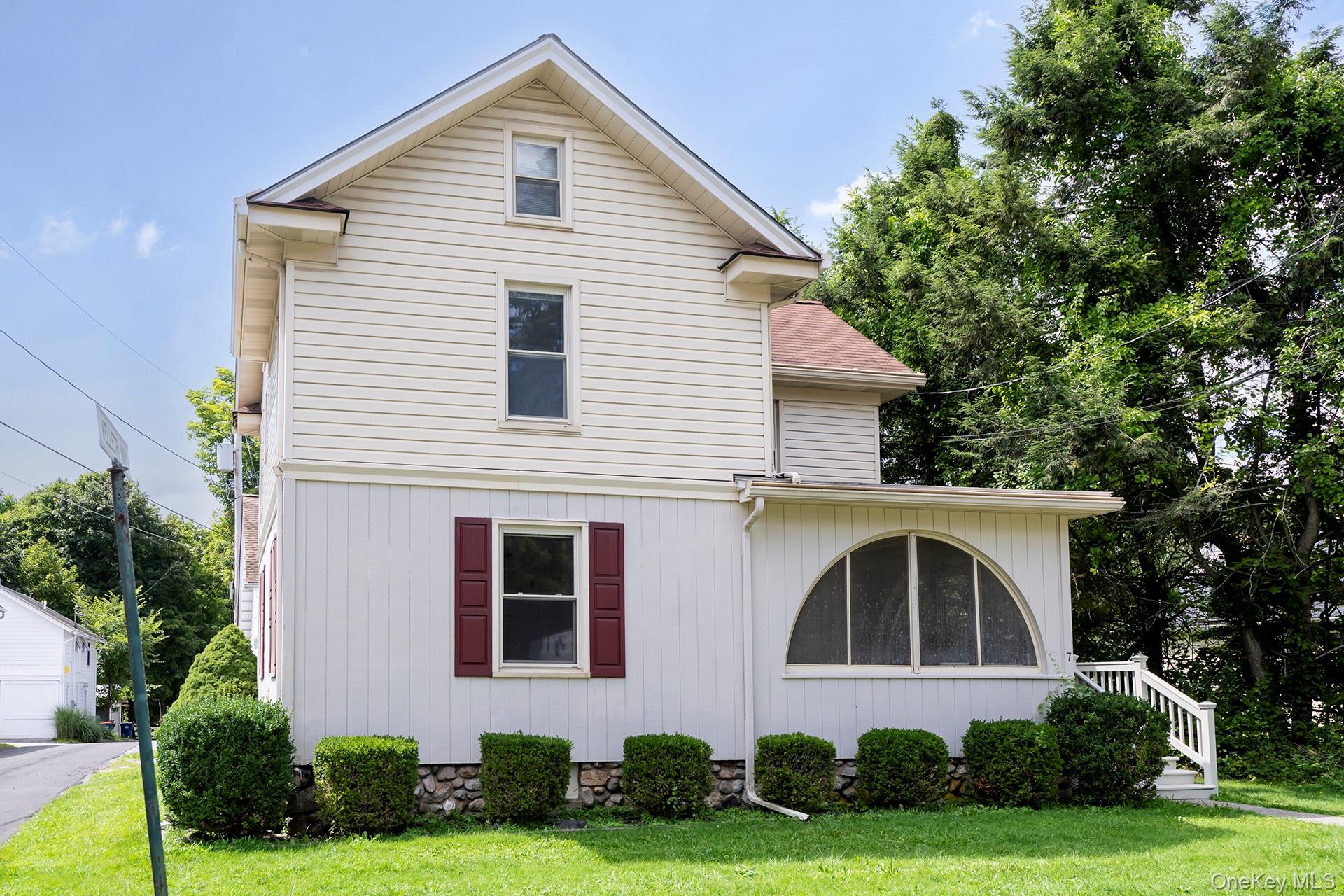 7 Maple Avenue – For Sale photo 3