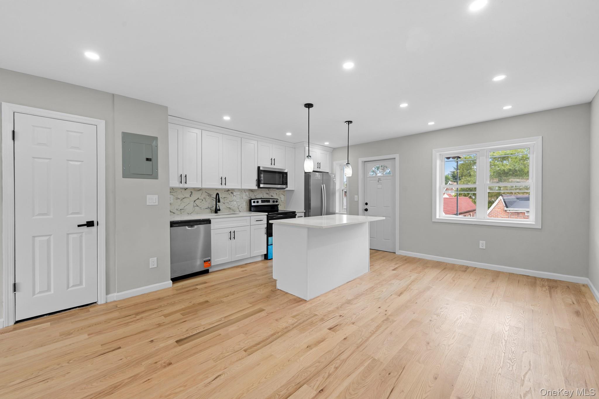 4067 Baychester Avenue – For Sale photo 3