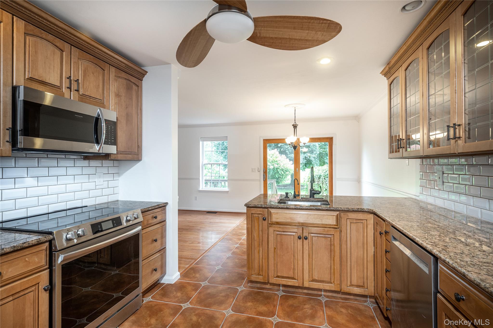 64 Tee Lane – For Rent photo 18