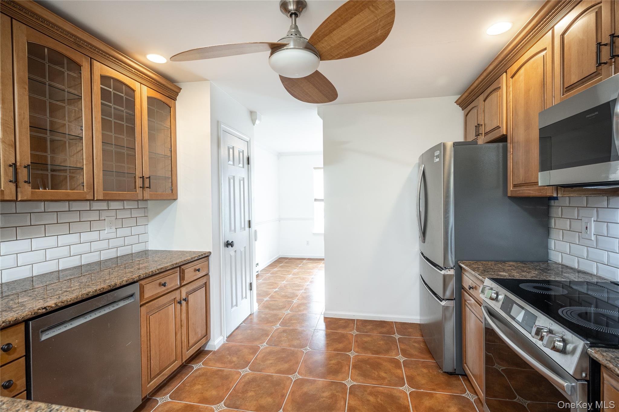 64 Tee Lane – For Rent photo 19