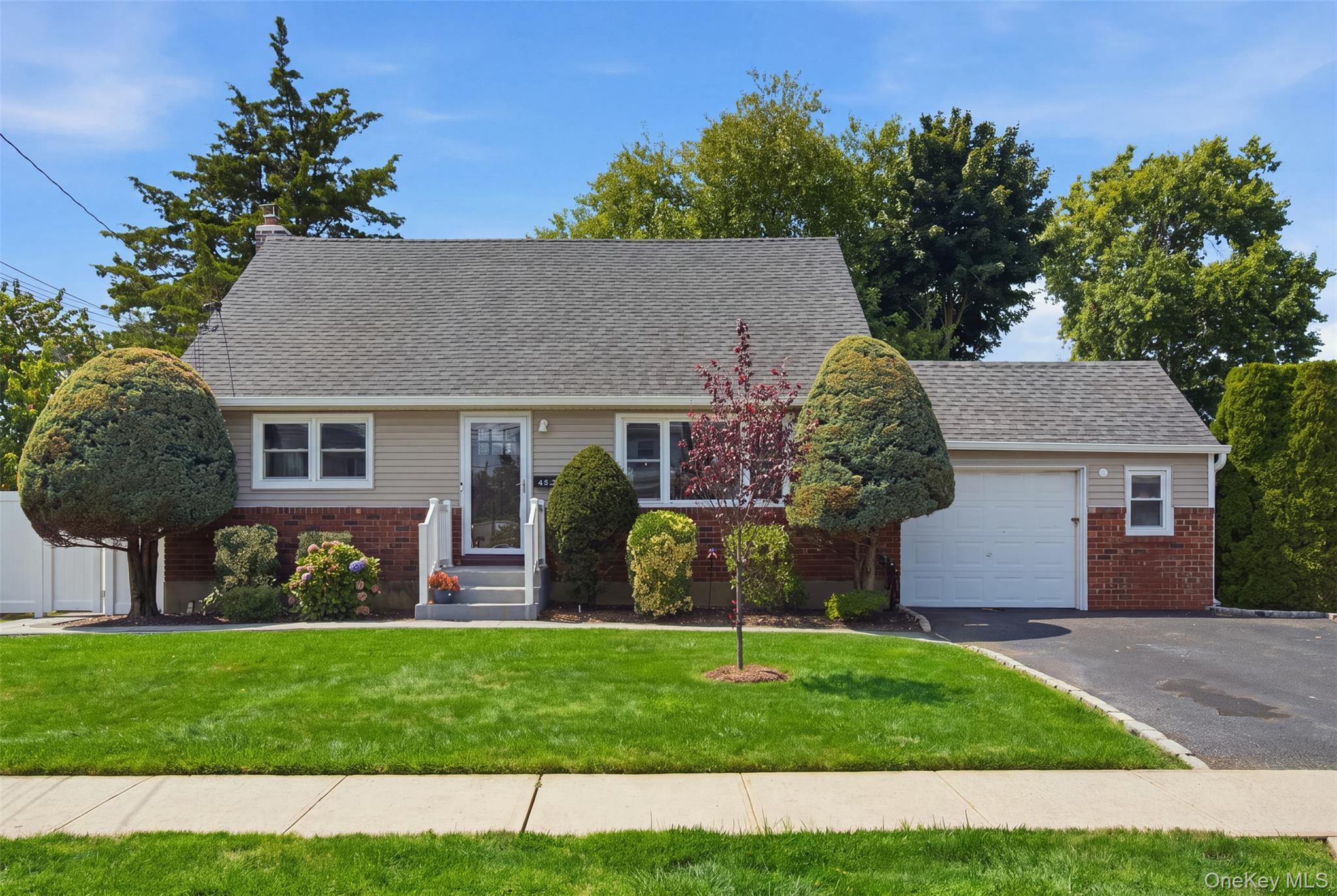 430 Hilda Street – For Sale