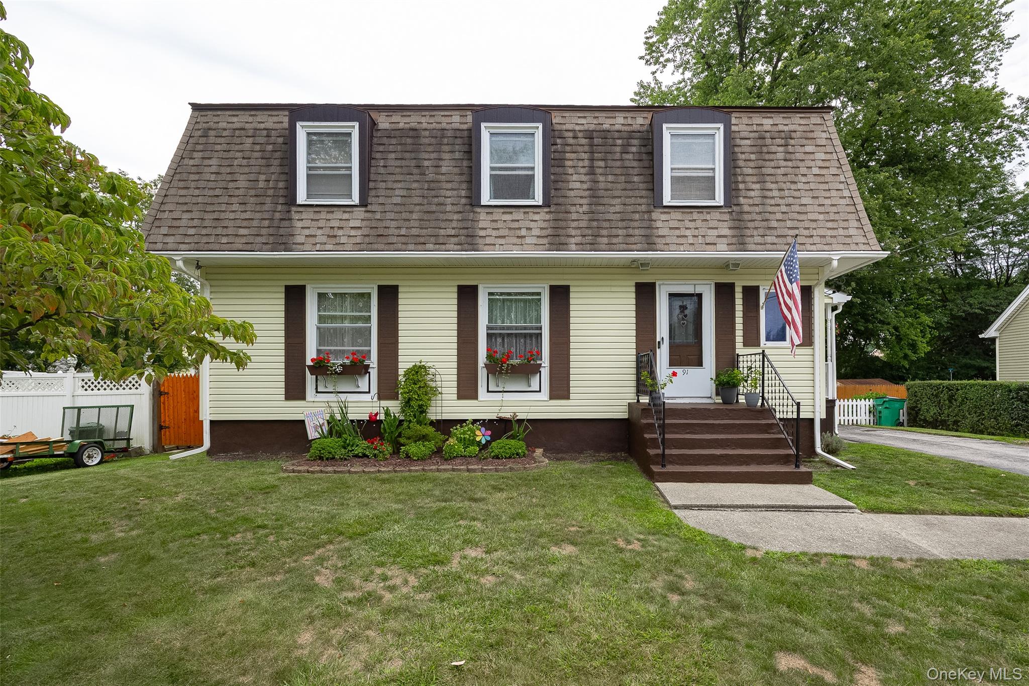 91 Maple Street – For Sale