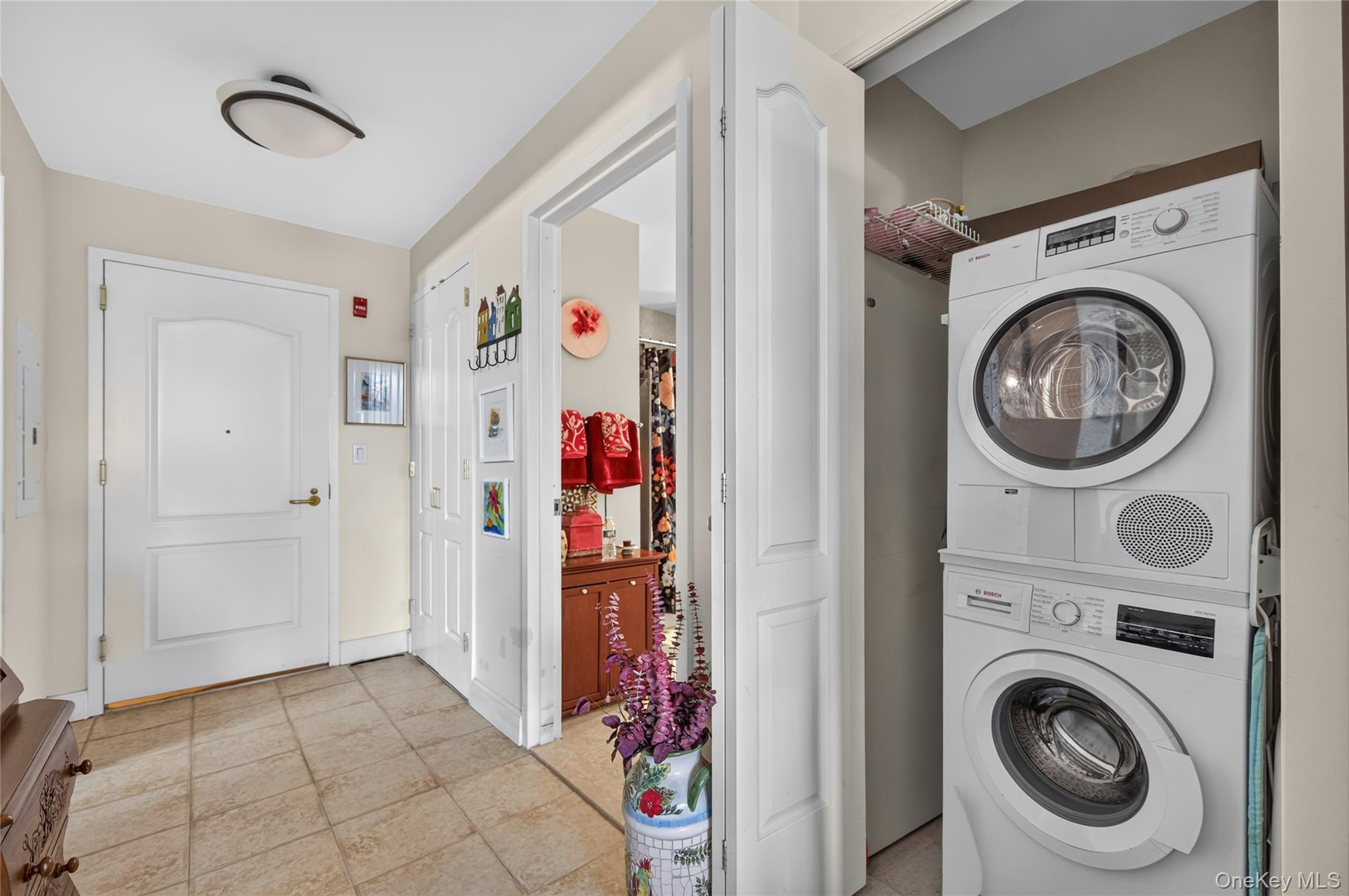 50 Merrick Avenue, Unit 423 photo 11