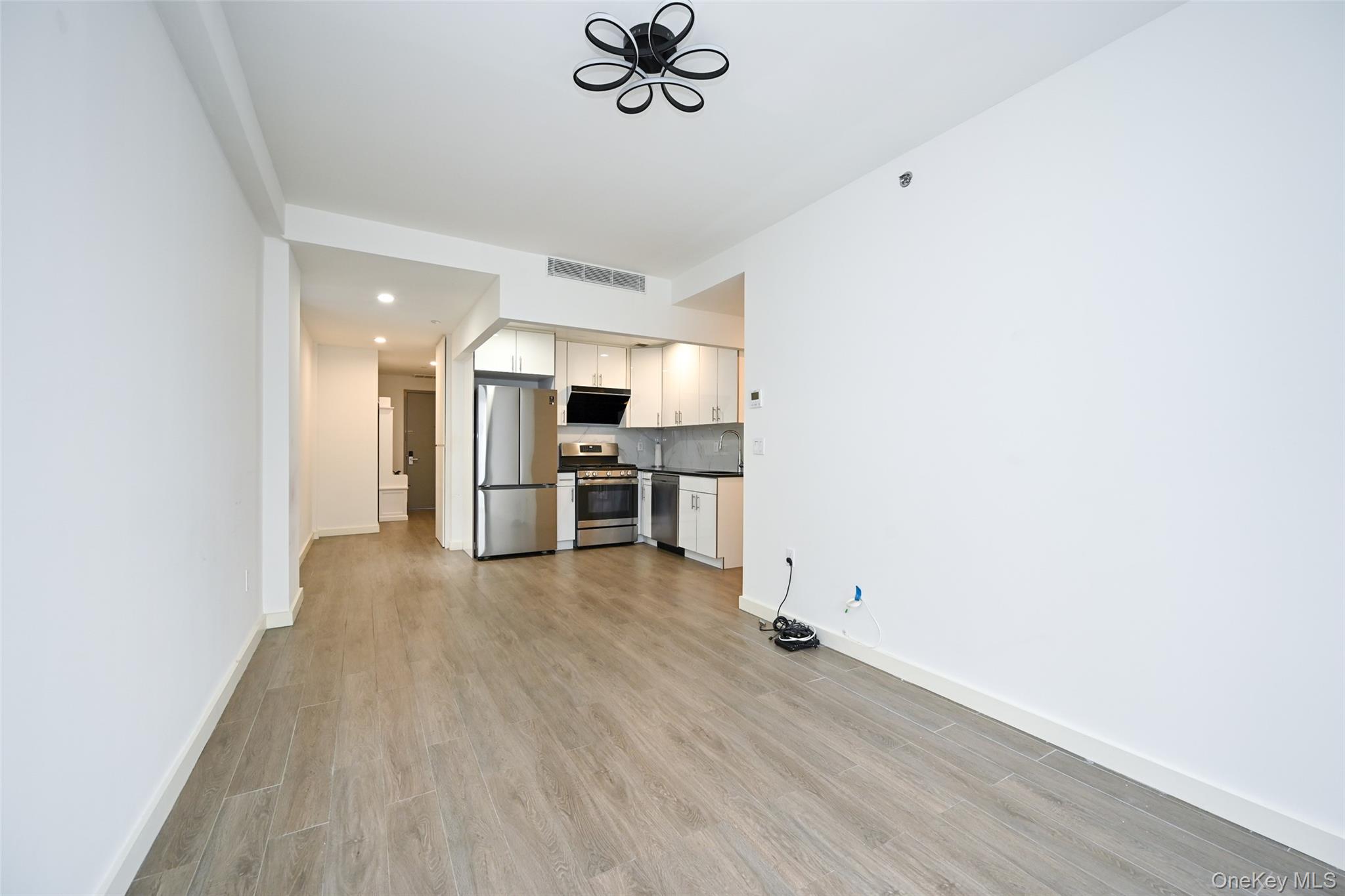 144-27 Sanford Avenue, Unit 5K photo 6