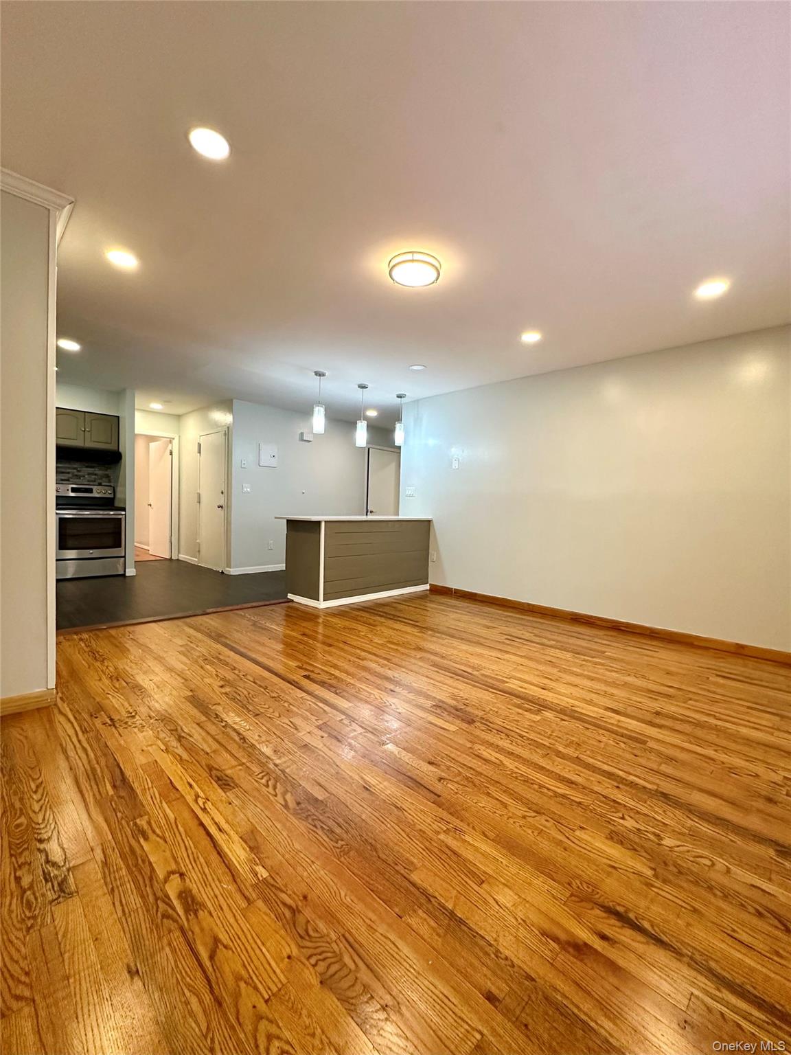 2190 De Reimer Avenue, Unit 1 photo 3